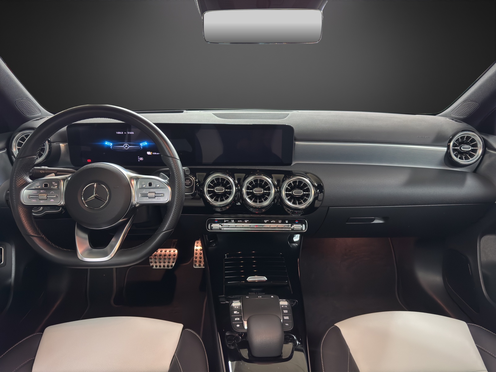 MERCEDES-BENZ A 250e AMG Line-image-10