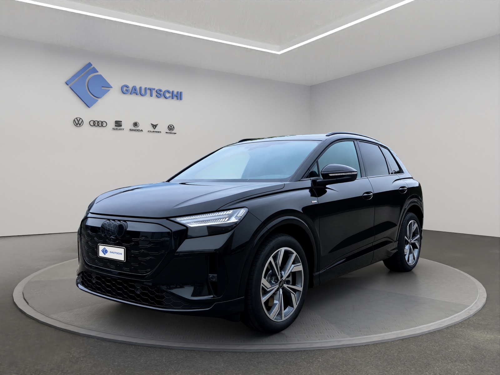 AUDI Q4 e-tron SUV quattro performance Swiss Ski-image-0