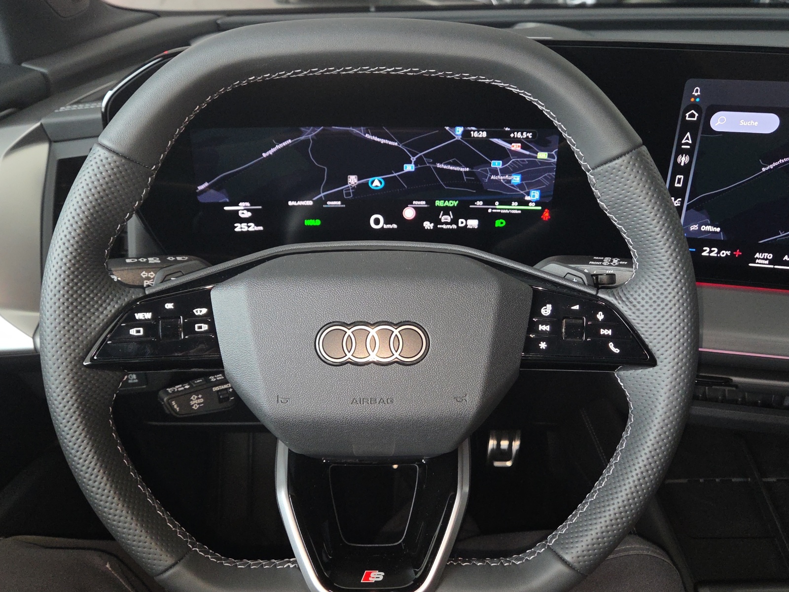AUDI Q4 e-tron SUV quattro performance Swiss Ski-image-9