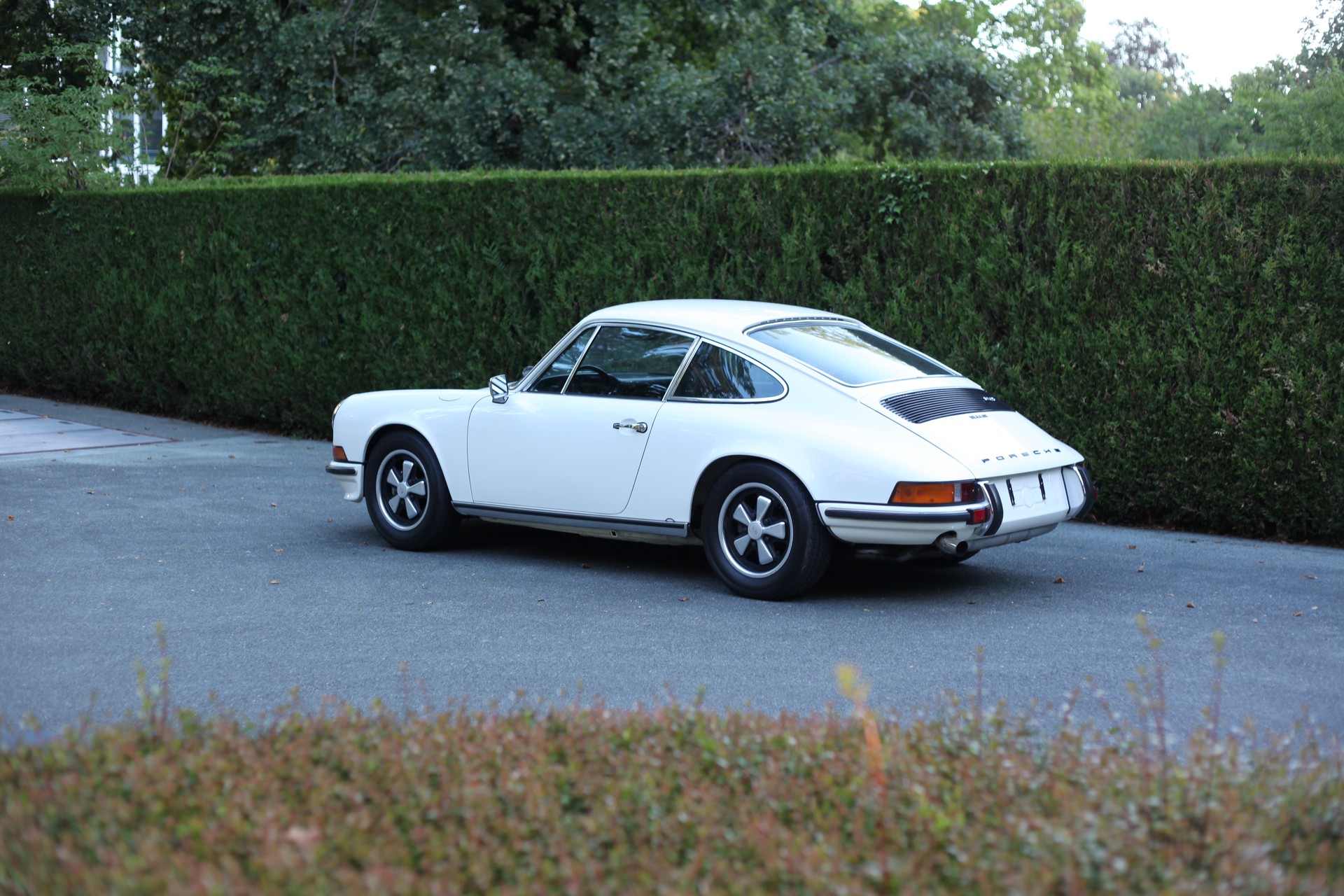 PORSCHE 2.4S-image-2