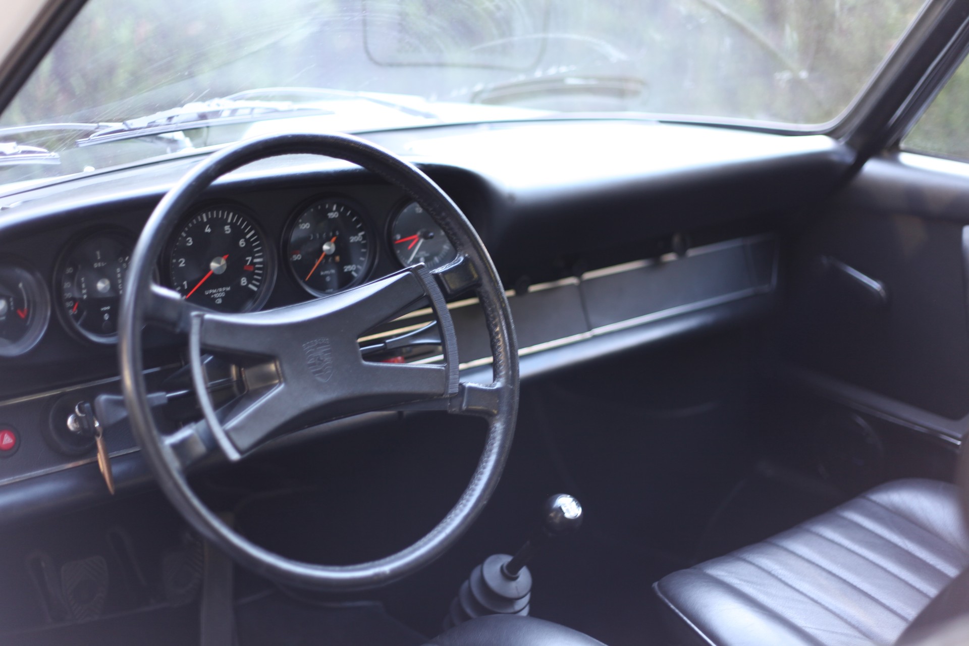 PORSCHE 2.4S-image-11