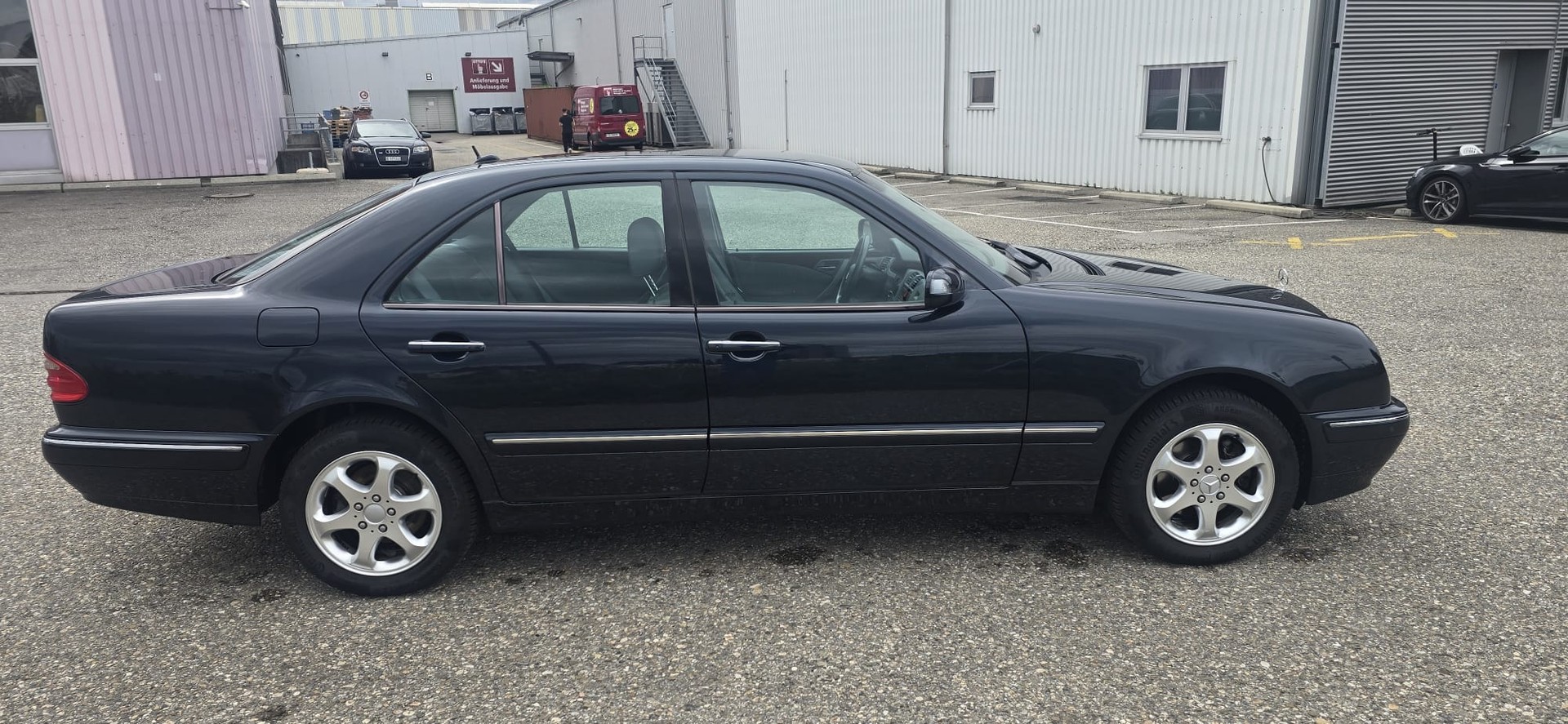 MERCEDES-BENZ E 280 Avantgarde 4-Matic Automatic-showroom-element-3