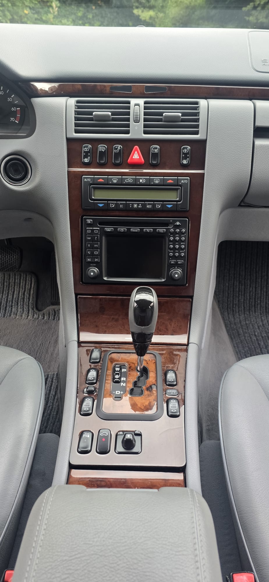 MERCEDES-BENZ E 280 Avantgarde 4-Matic Automatic-image-15
