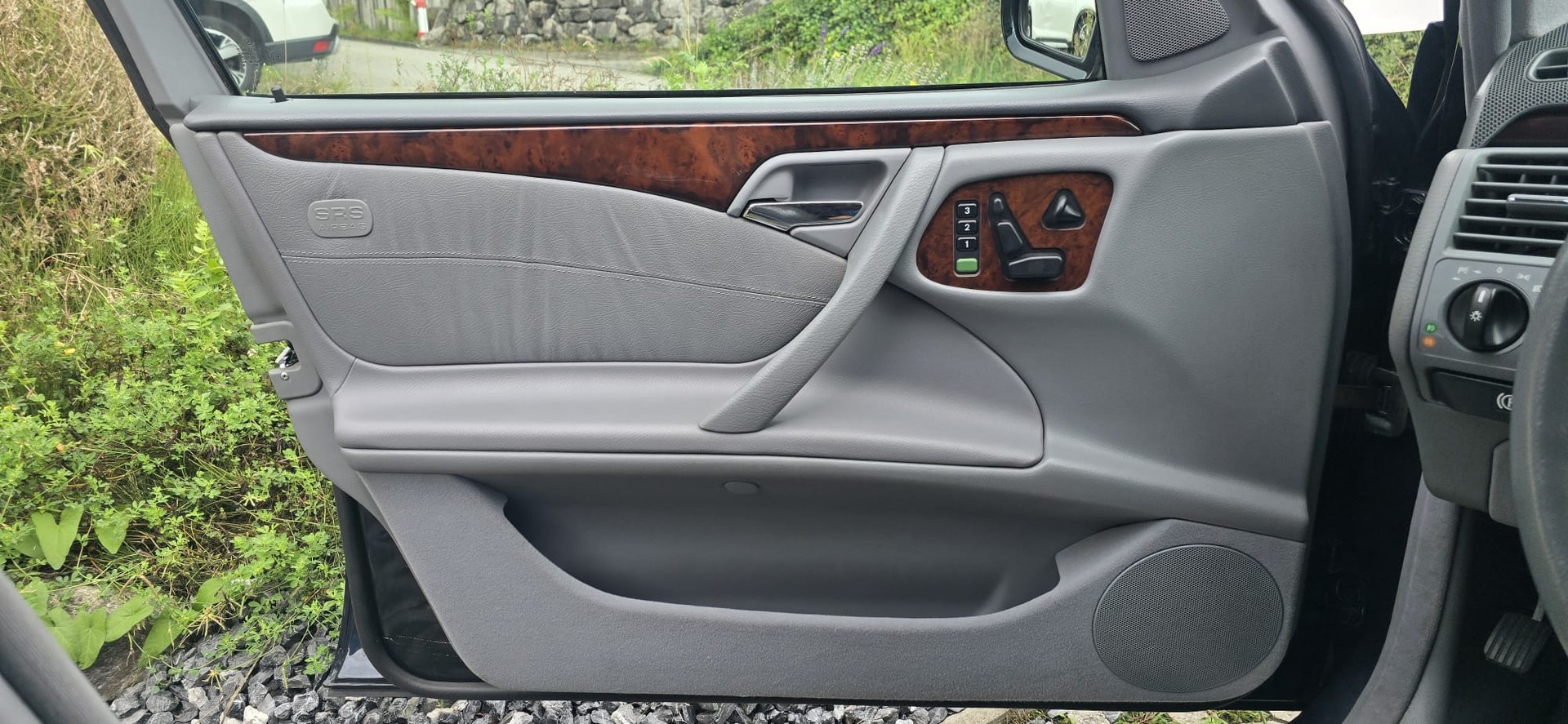 MERCEDES-BENZ E 280 Avantgarde 4-Matic Automatic-image-14