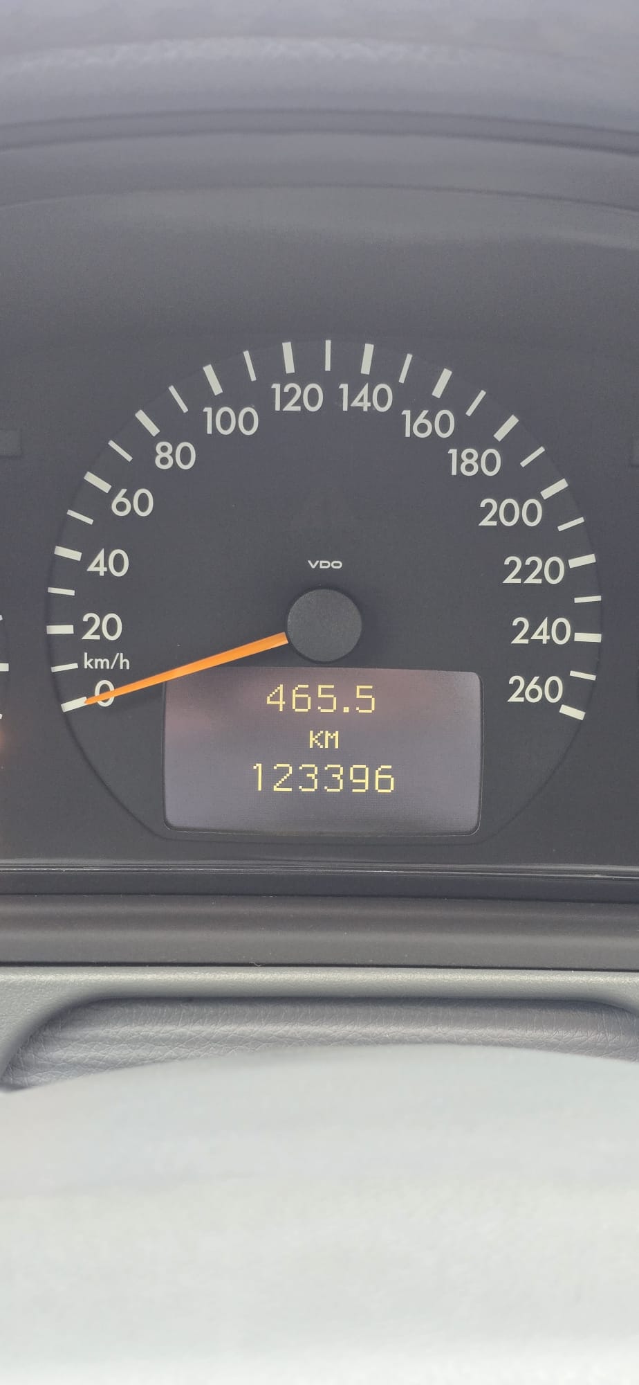 MERCEDES-BENZ E 280 Avantgarde 4-Matic Automatic-image-17