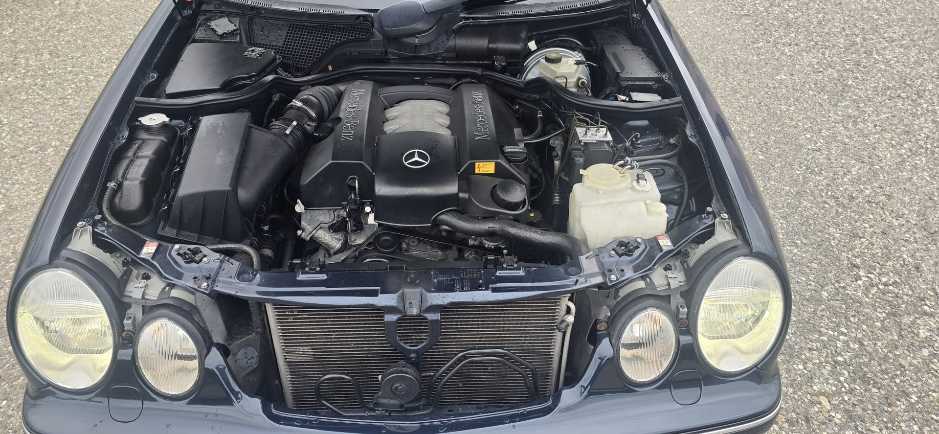 MERCEDES-BENZ E 280 Avantgarde 4-Matic Automatic-image-18
