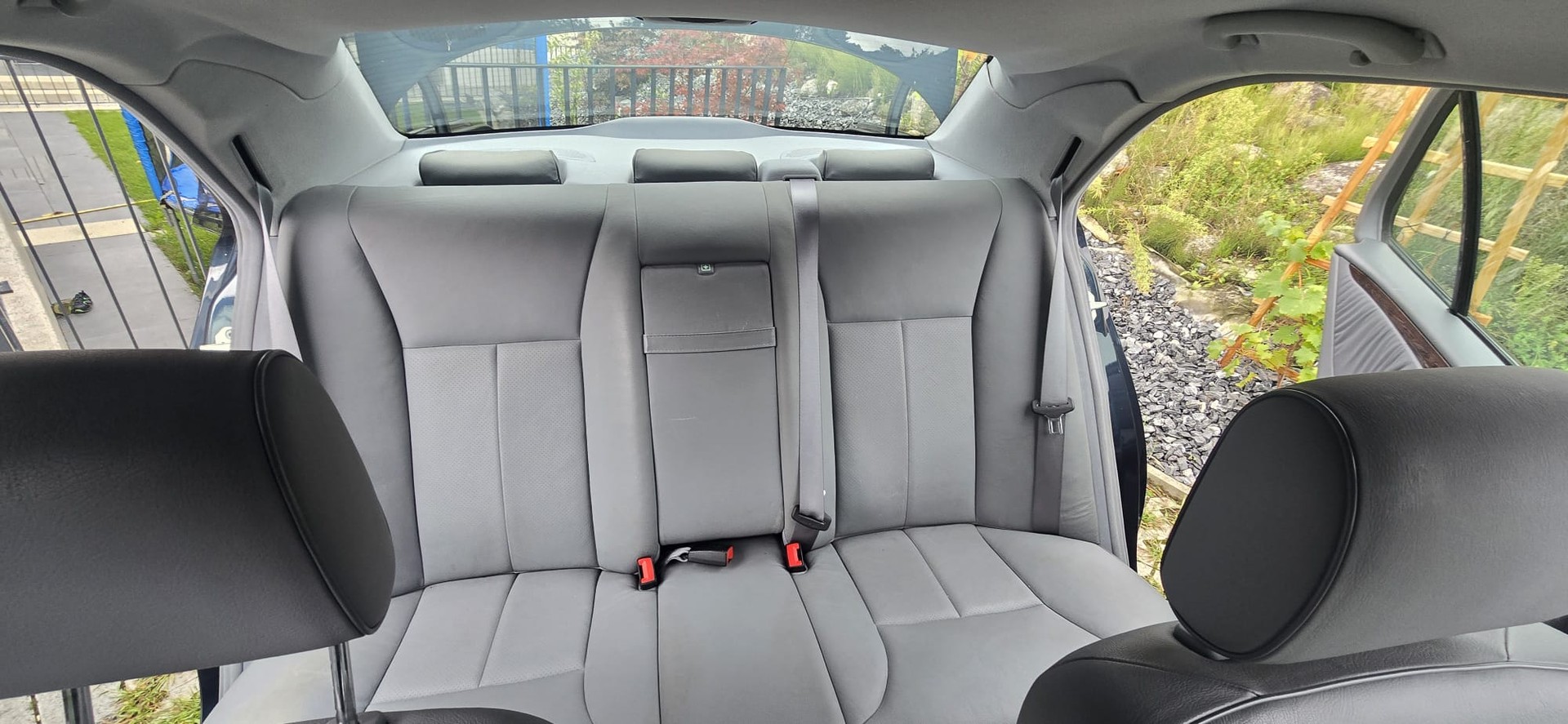 MERCEDES-BENZ E 280 Avantgarde 4-Matic Automatic-image-12