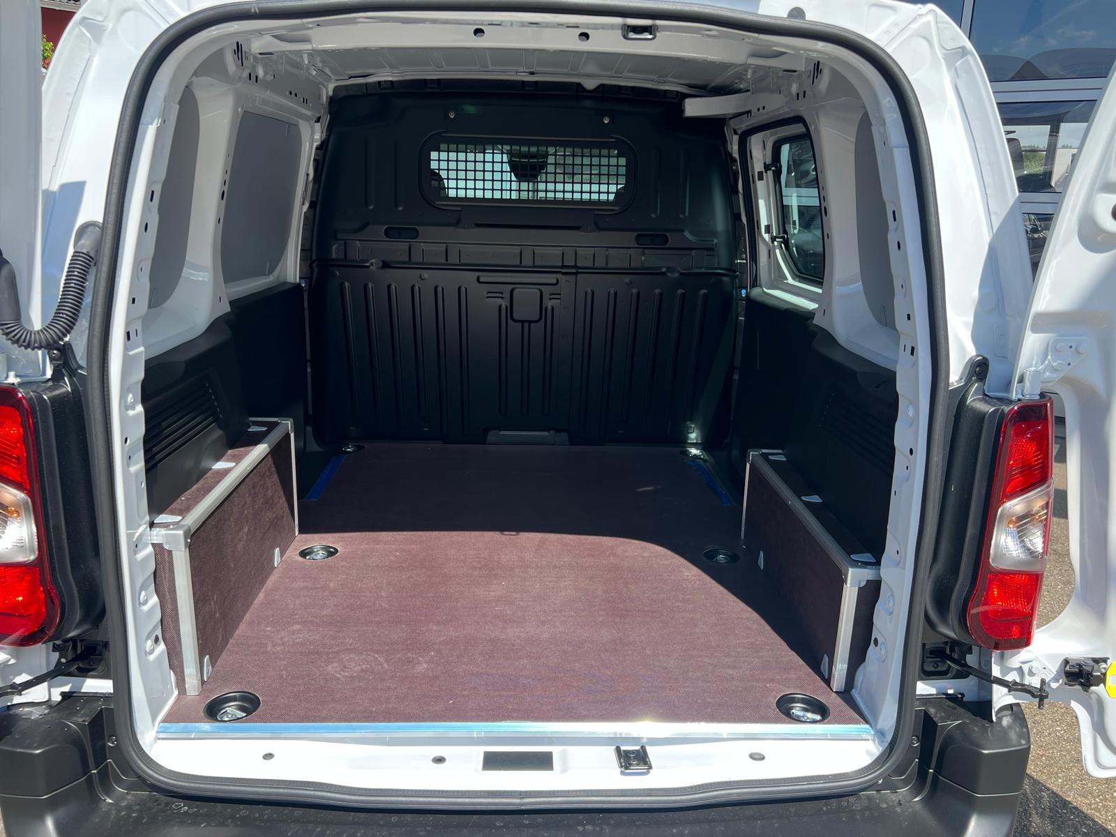CITROEN Berlingo M 1.2 PureTech 110 First S/S-image-11