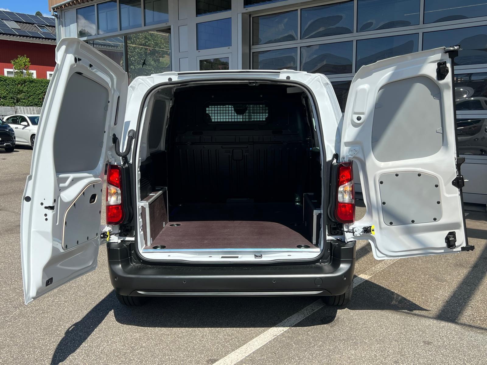 CITROEN Berlingo M 1.2 PureTech 110 First S/S-image-10