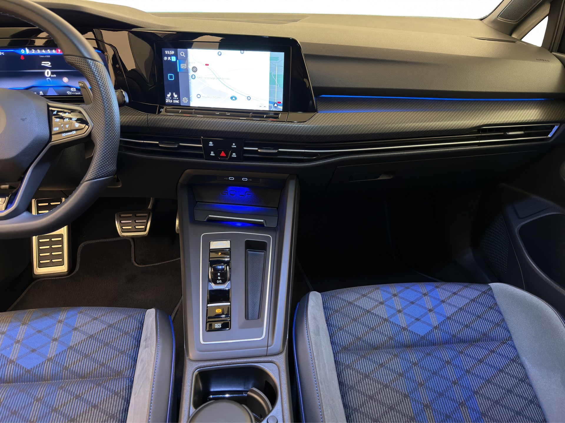 VW Golf 8 2.0 TSI R DSG 4motion-image-10