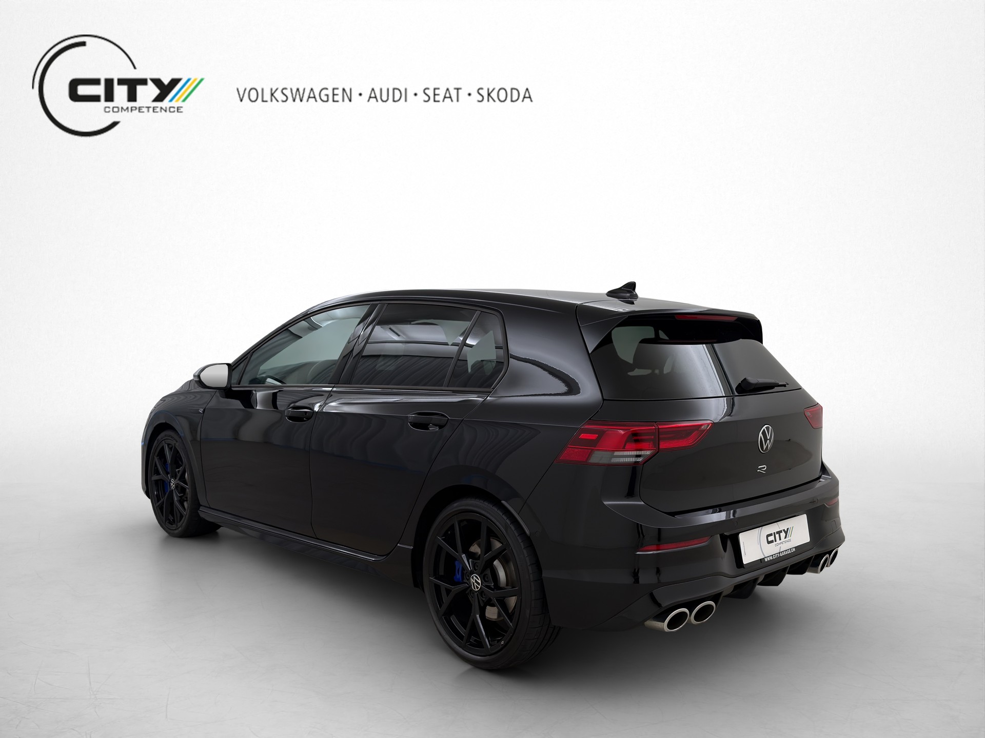 VW Golf 8 2.0 TSI R DSG 4motion-image-2