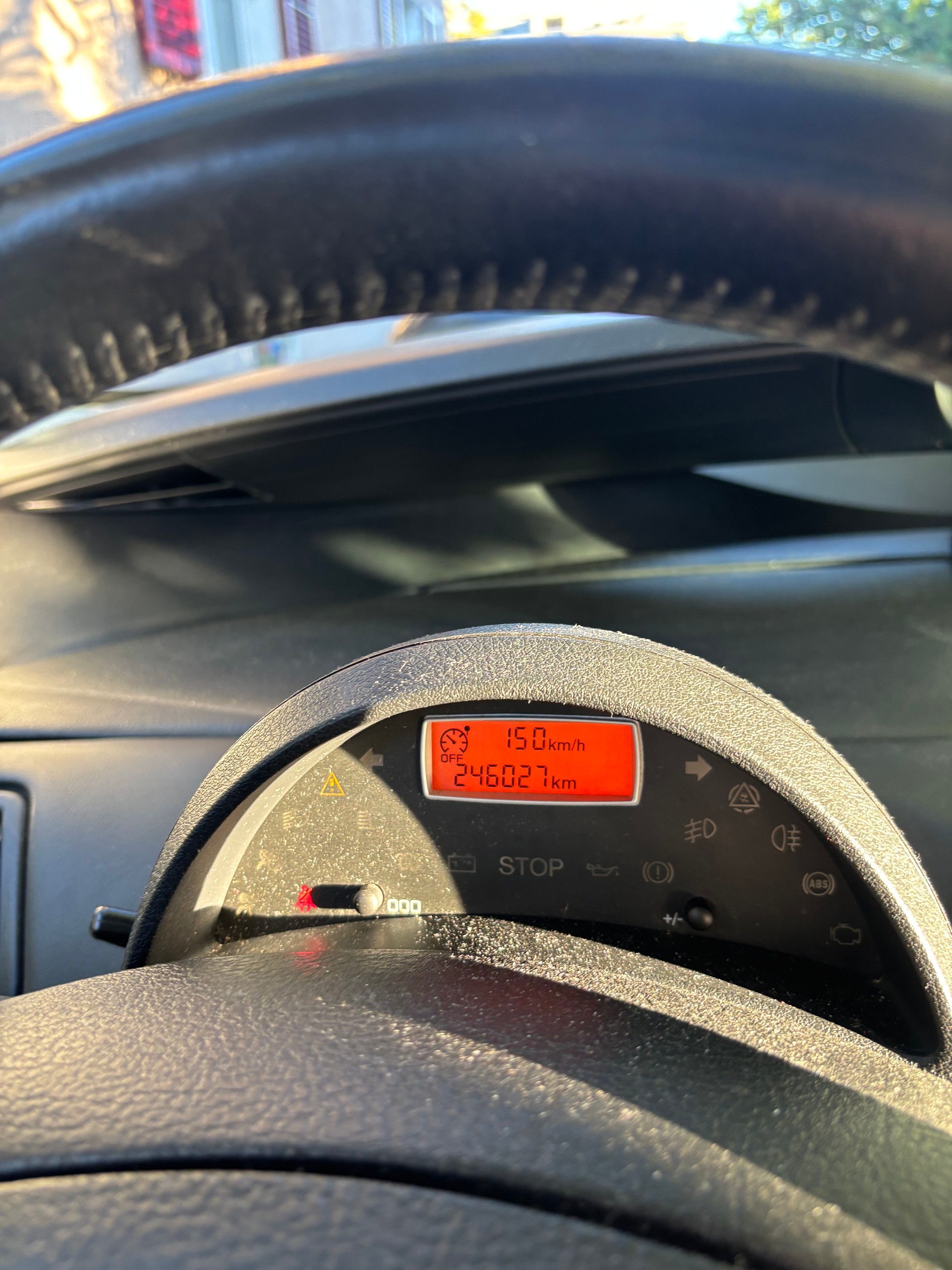 PEUGEOT 807 2.0 16V HDi Allure-image-11