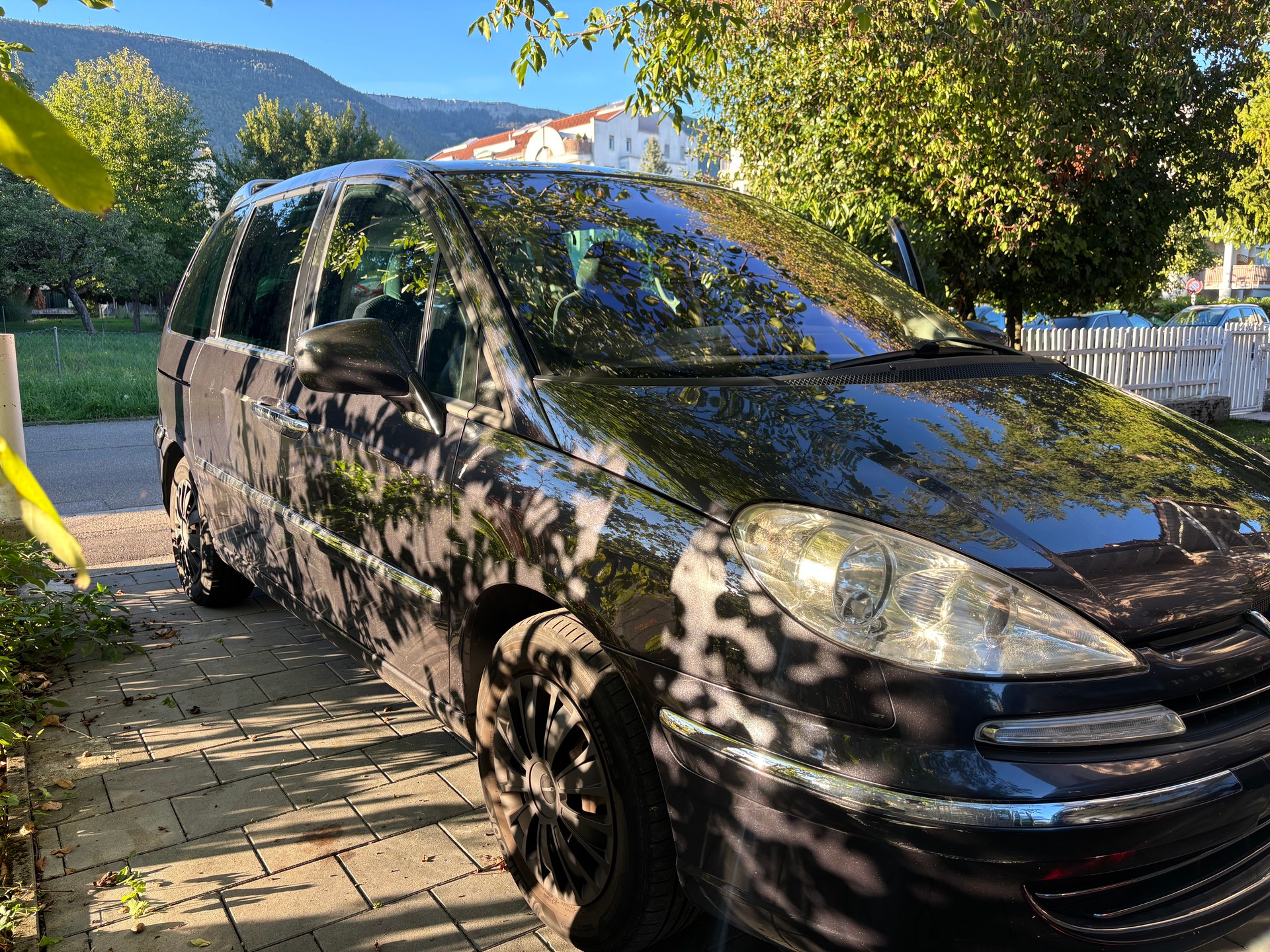 PEUGEOT 807 2.0 16V HDi Allure-image-4