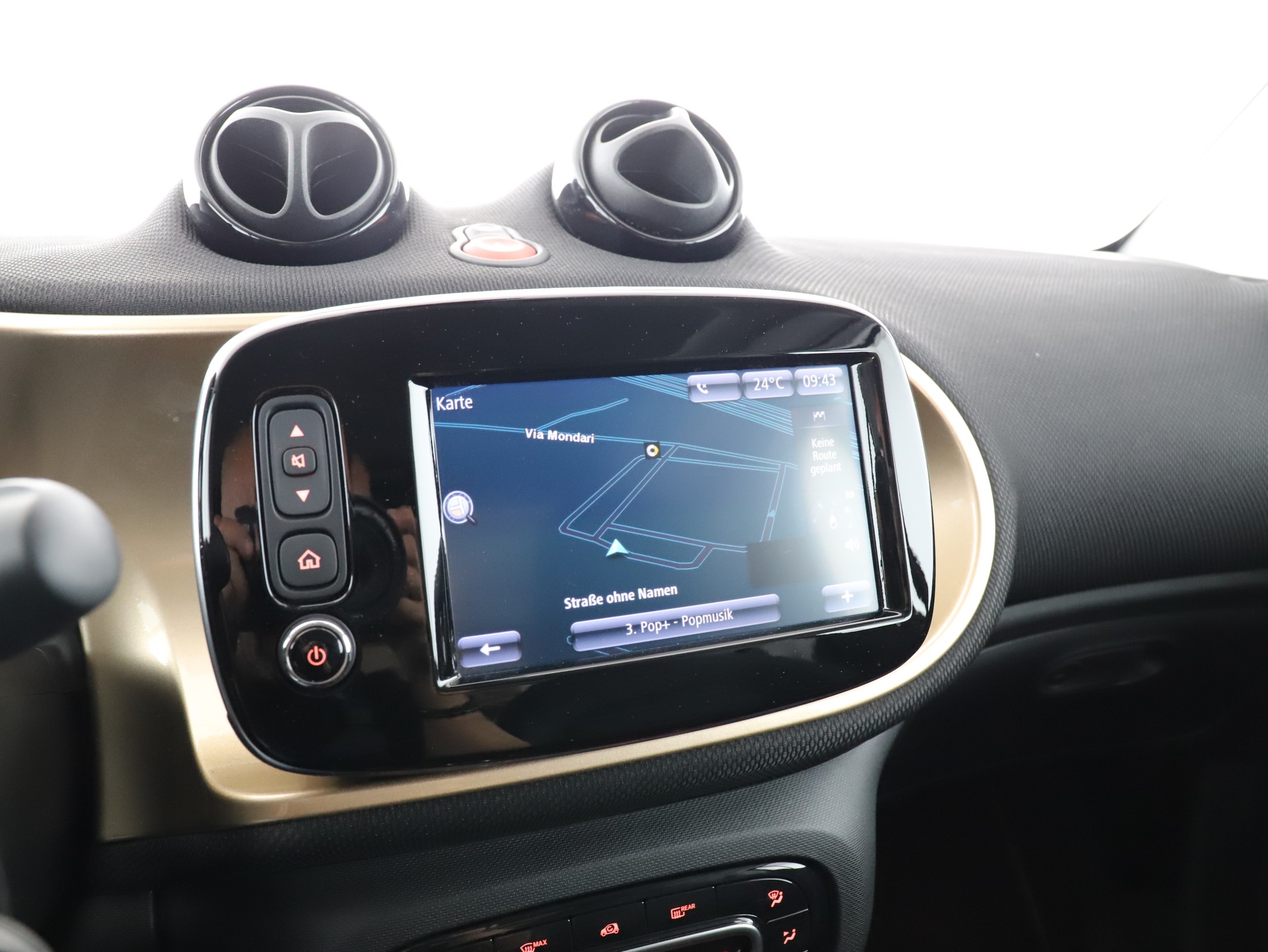 SMART fortwo EQ prime-image-12