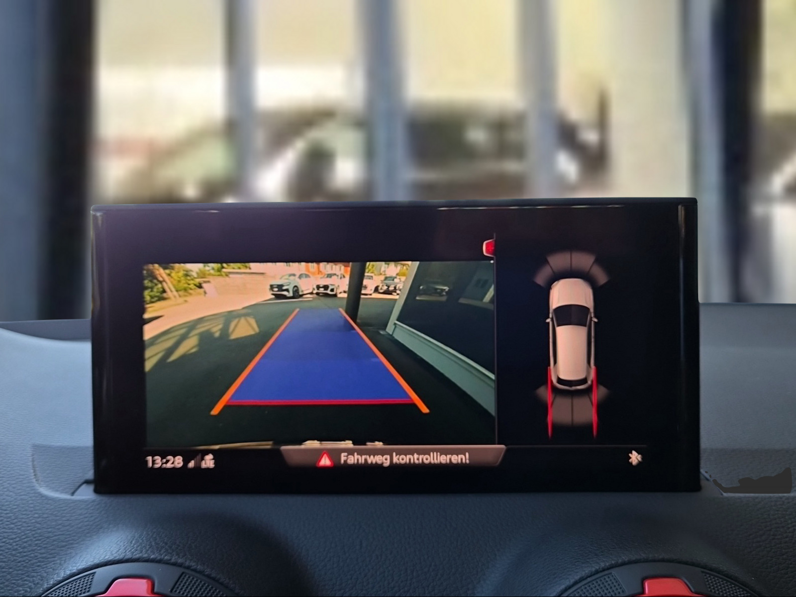 AUDI Q2 40 TFSI S line Attraction quattro S-tronic Daytonagrau Perleffekt-image-12