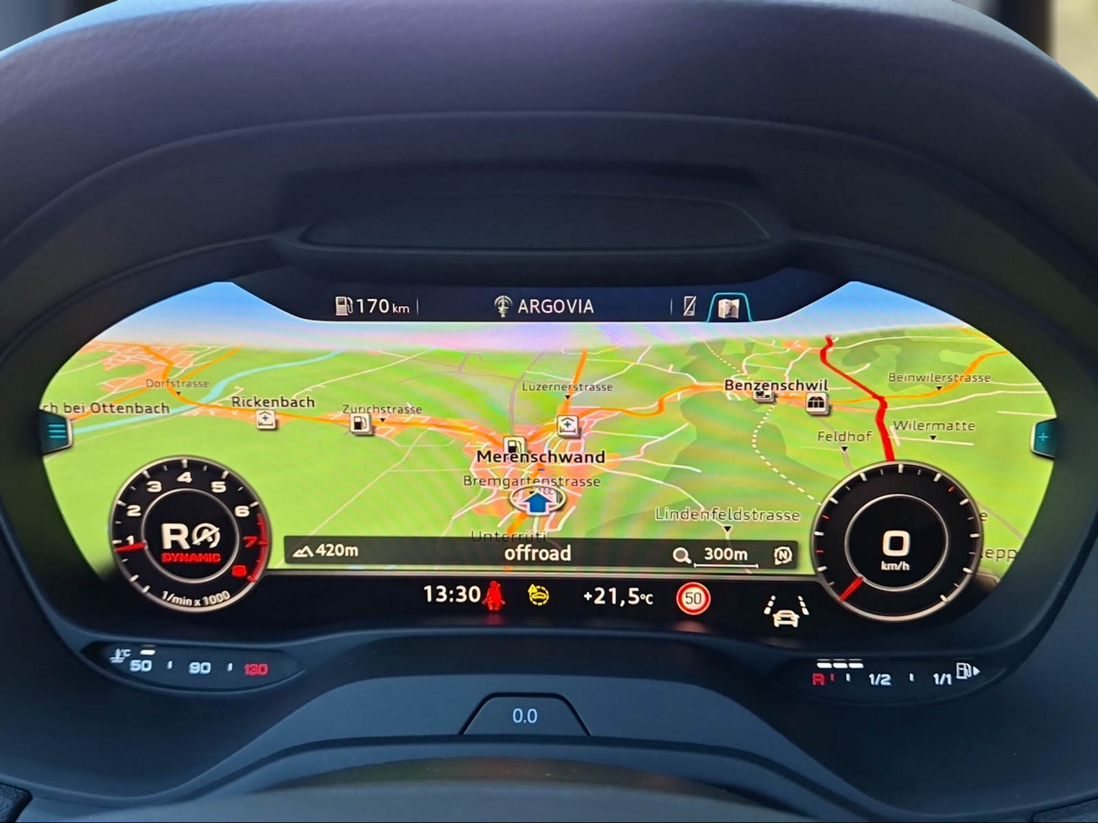 AUDI Q2 40 TFSI S line Attraction quattro S-tronic Daytonagrau Perleffekt-image-11