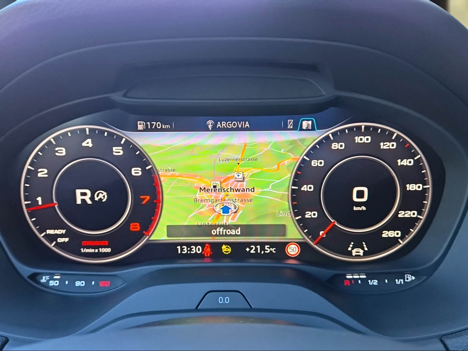 AUDI Q2 40 TFSI S line Attraction quattro S-tronic Daytonagrau Perleffekt-image-10