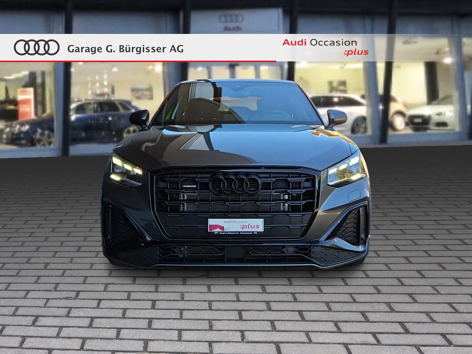 AUDI Q2 40 TFSI S line Attraction quattro S-tronic Daytonagrau Perleffekt-image-1