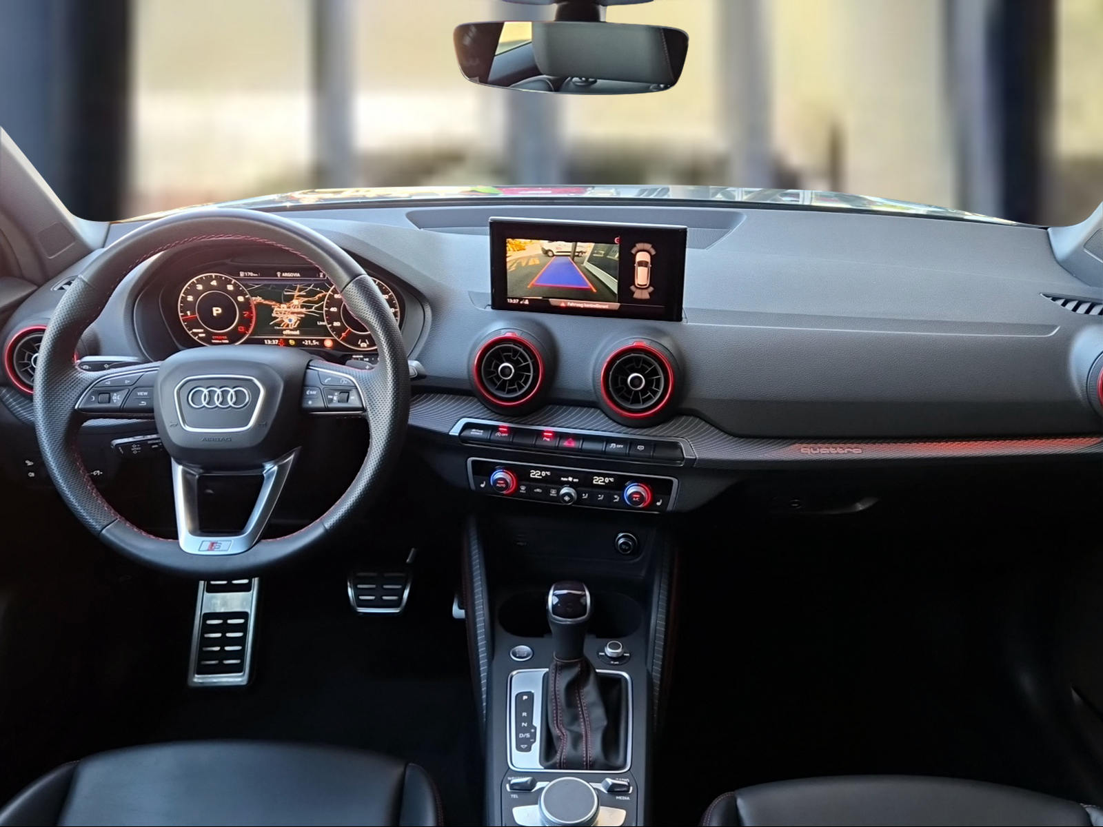 AUDI Q2 40 TFSI S line Attraction quattro S-tronic Daytonagrau Perleffekt-image-6
