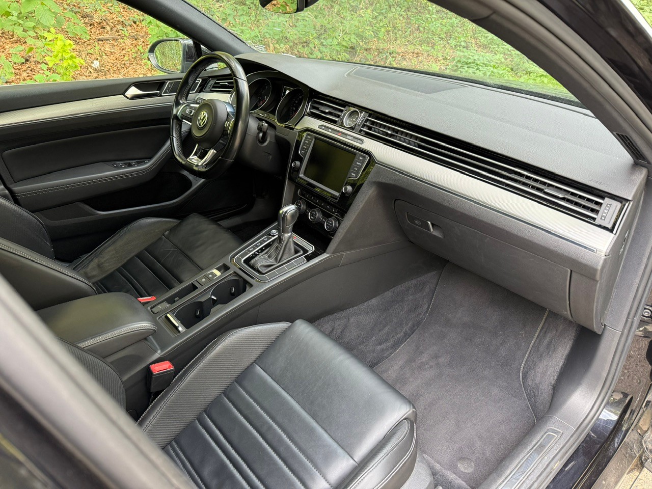 VW Passat Variant 2.0 TSI R-Line 280 PS BMT Highline 4Motion DSG-image-12