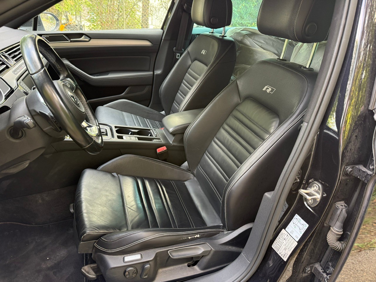 VW Passat Variant 2.0 TSI R-Line 280 PS BMT Highline 4Motion DSG-image-10