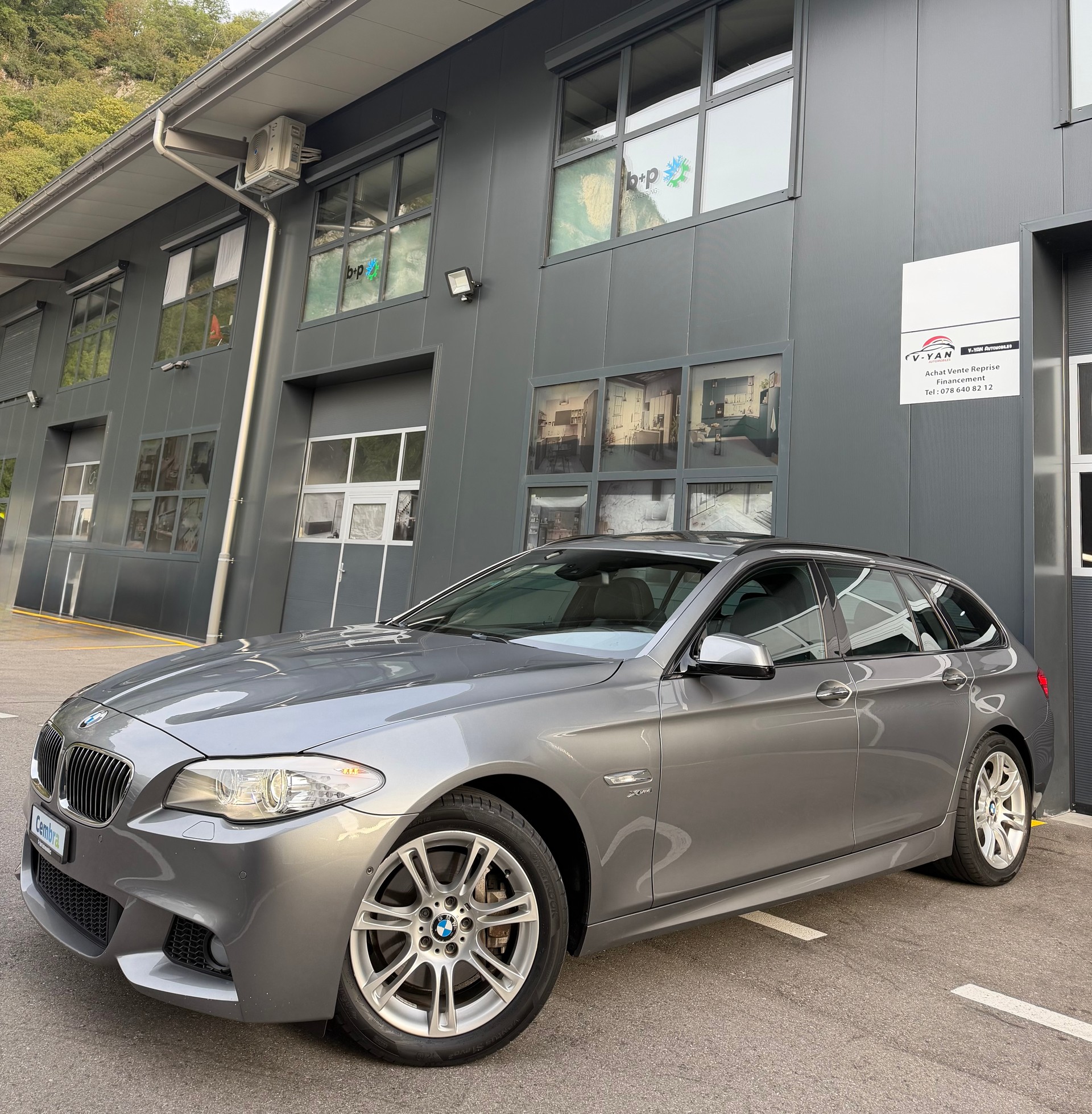 BMW 535i xDrive Pack-M Touring Steptronic-image-0