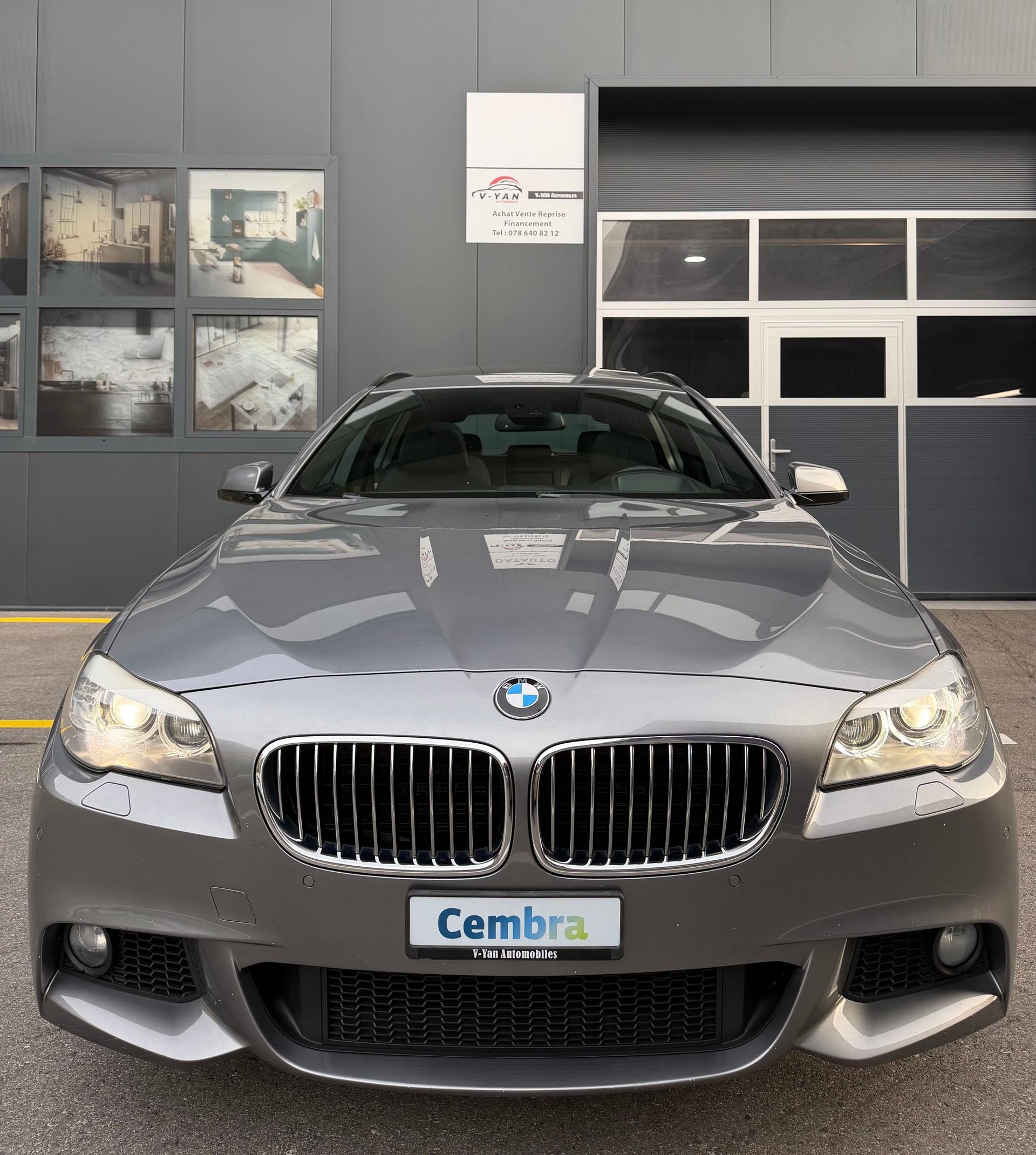 BMW 535i xDrive Pack-M Touring Steptronic-image-2