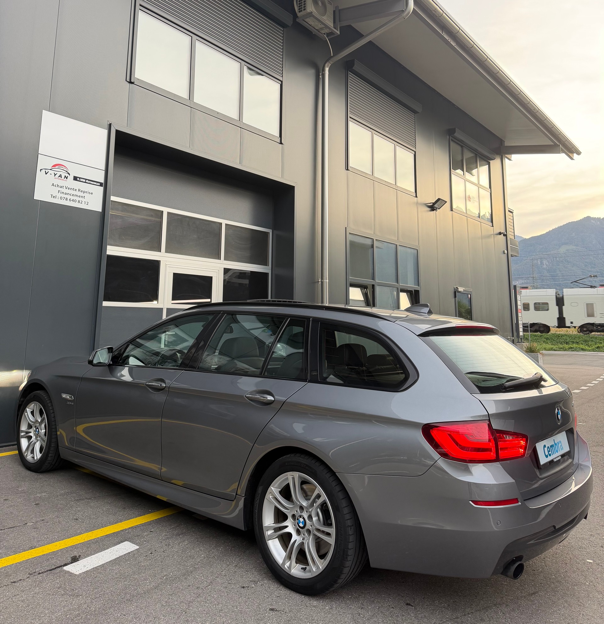 BMW 535i xDrive Pack-M Touring Steptronic-image-6