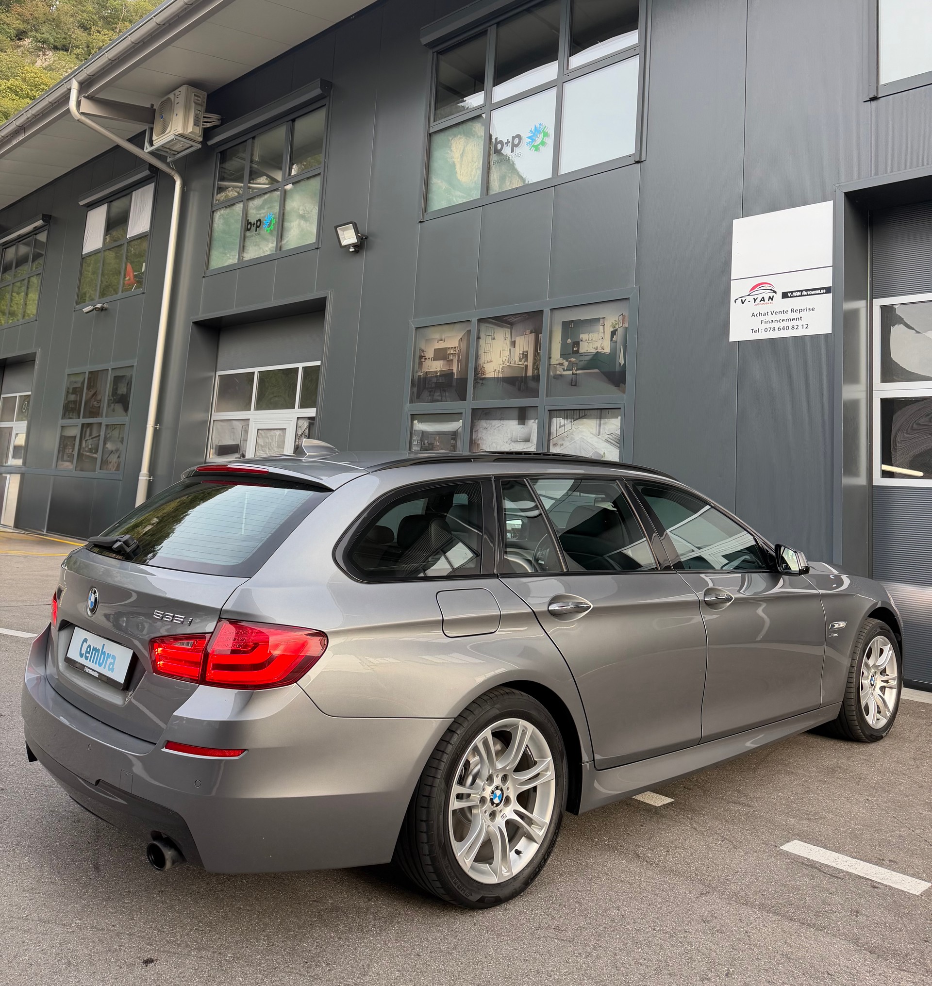 BMW 535i xDrive Pack-M Touring Steptronic-image-5