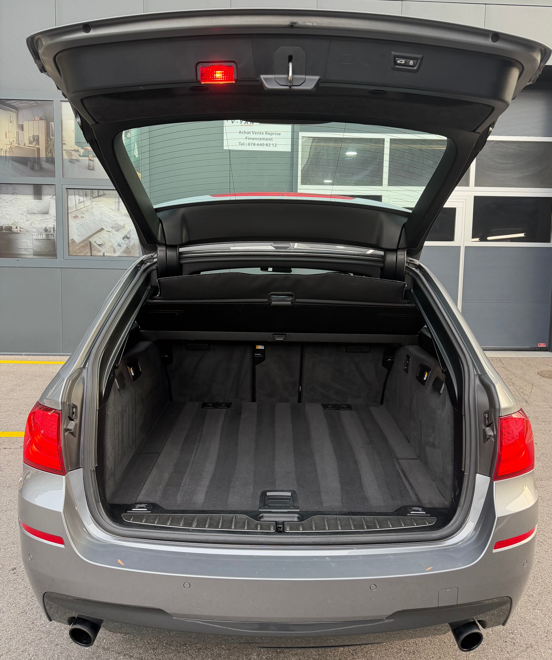 BMW 535i xDrive Pack-M Touring Steptronic-image-7