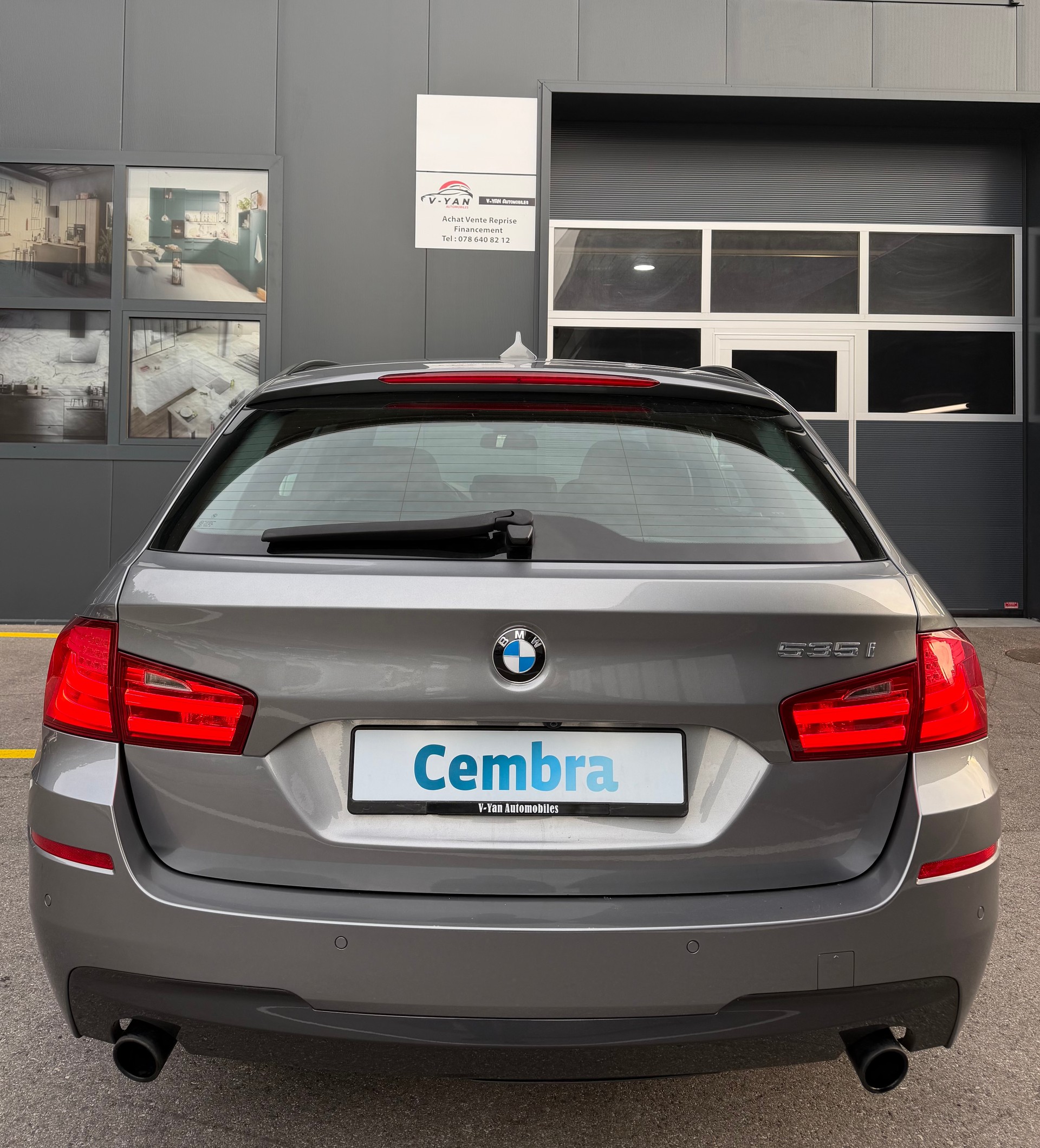 BMW 535i xDrive Pack-M Touring Steptronic-image-4