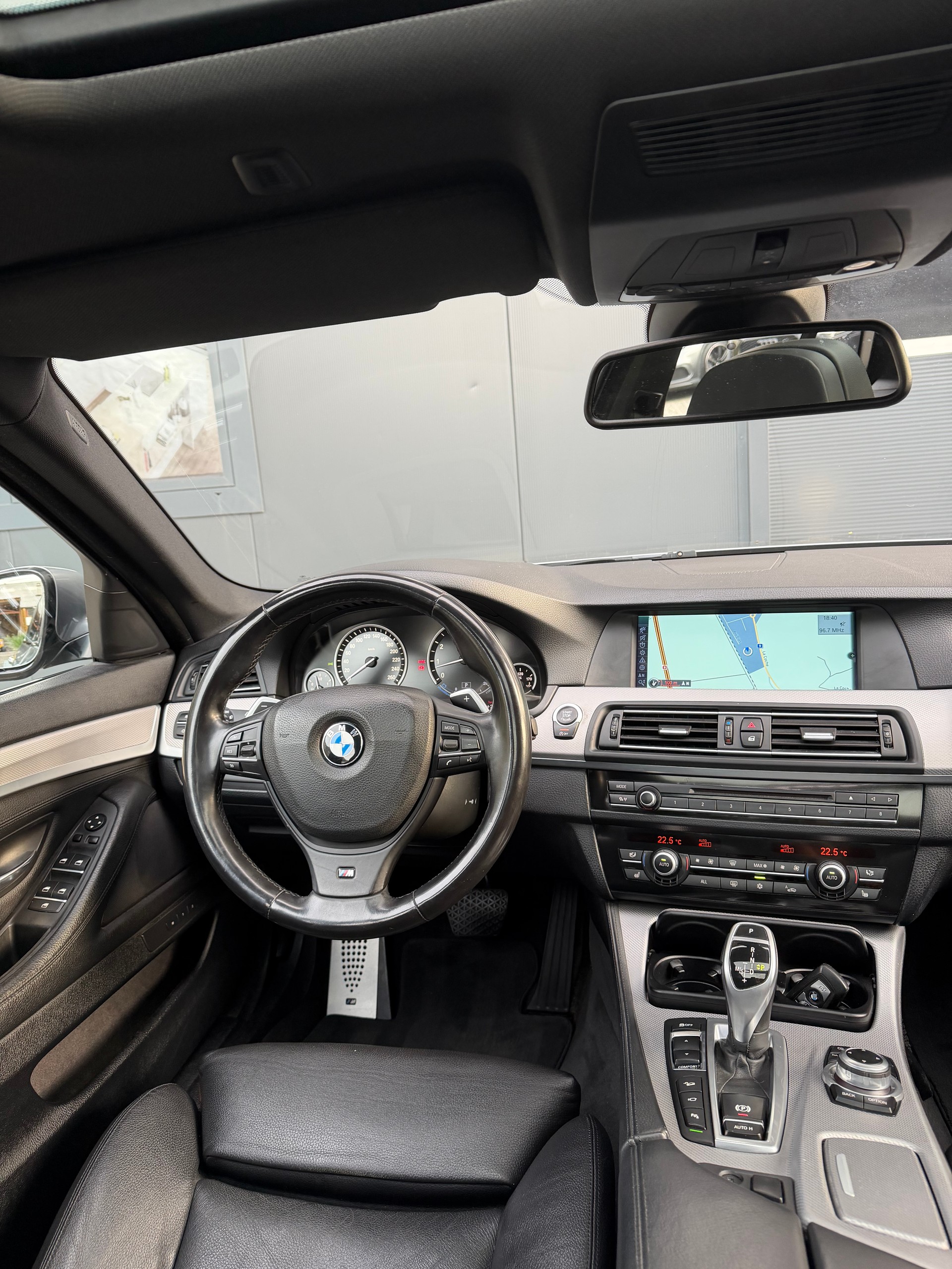 BMW 535i xDrive Pack-M Touring Steptronic-image-9