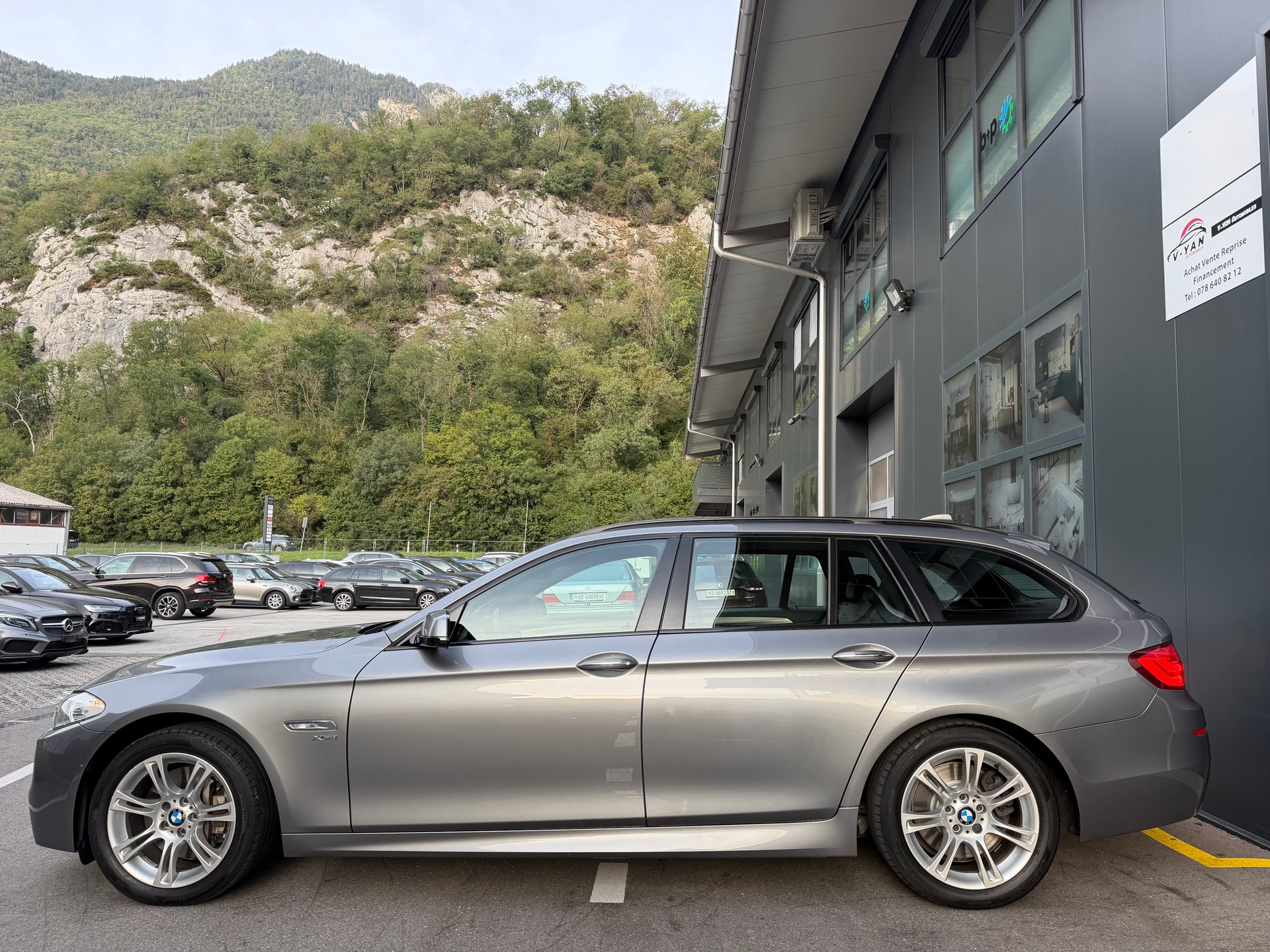 BMW 535i xDrive Pack-M Touring Steptronic-image-3