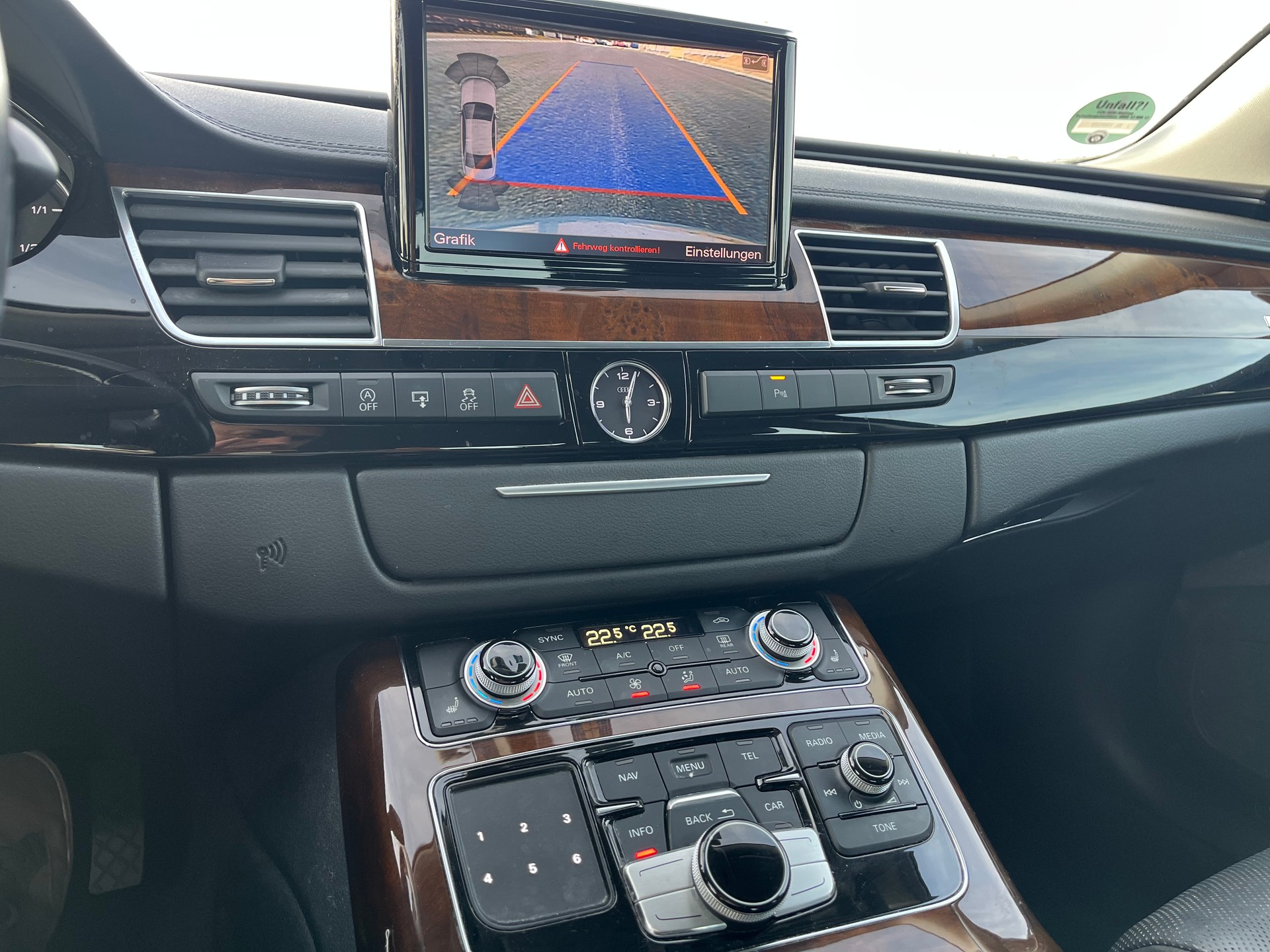 AUDI A8 3.0 TDI quattro tiptronic-image-14