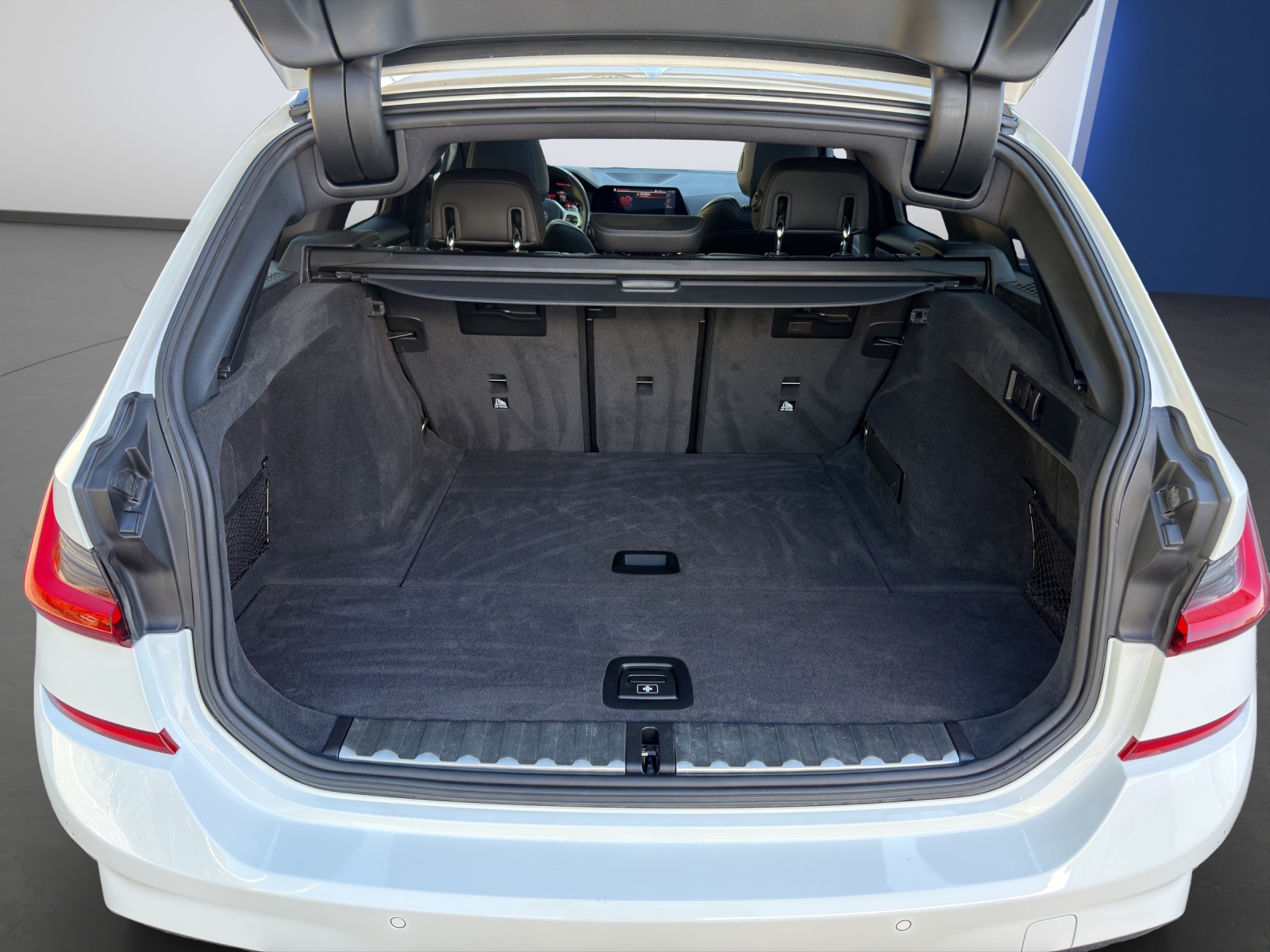 BMW 3er Reihe G21 Touring 320d xDrive SAG-image-15