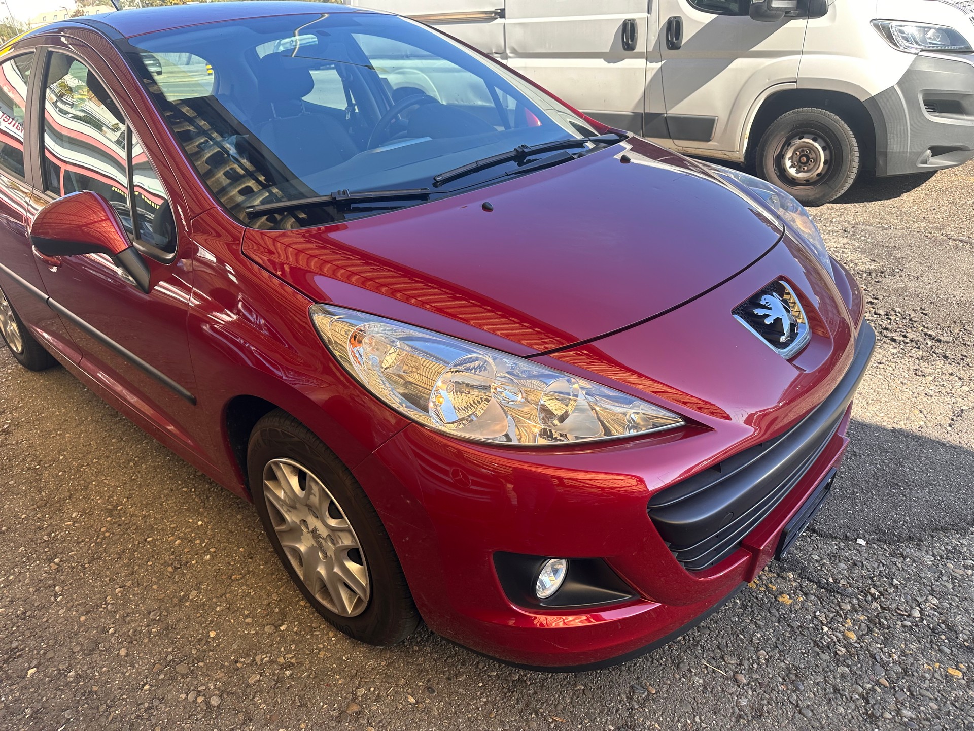 PEUGEOT 207 1.4 16V Trendy Clim-image-2