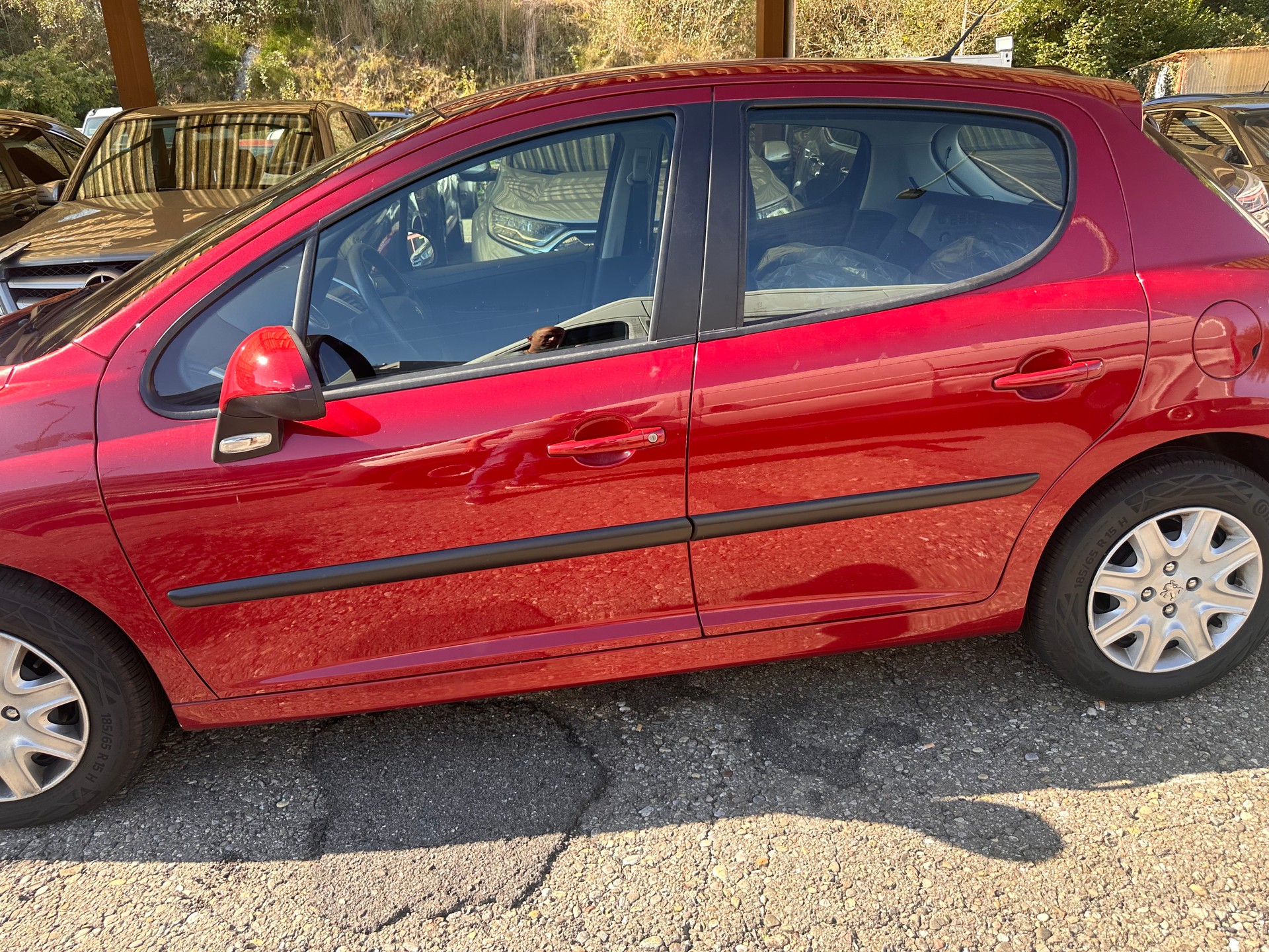 PEUGEOT 207 1.4 16V Trendy Clim-image-3