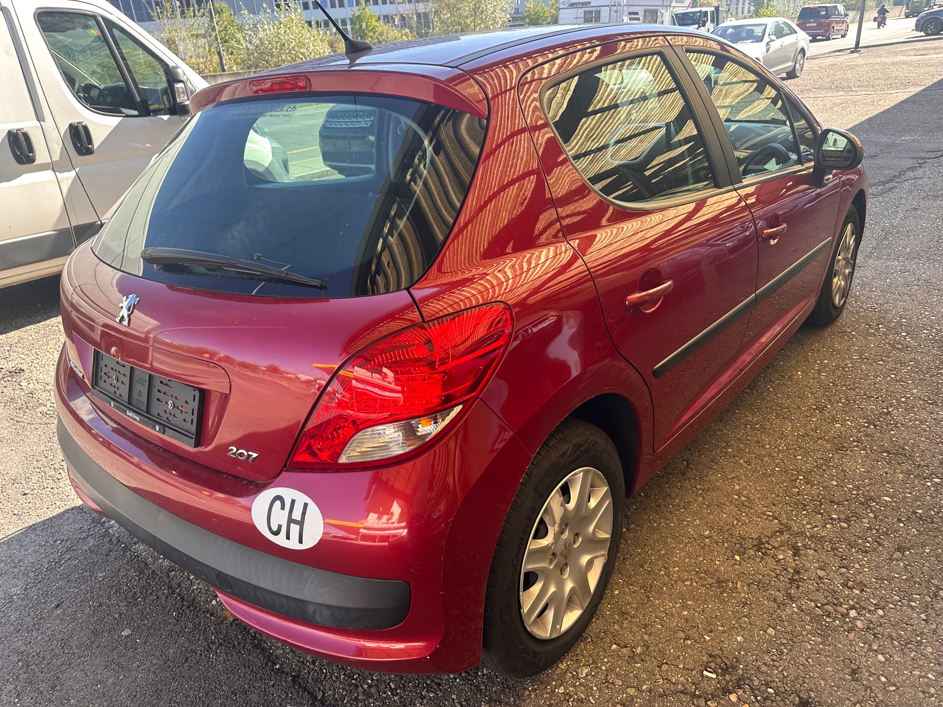 PEUGEOT 207 1.4 16V Trendy Clim-image-5