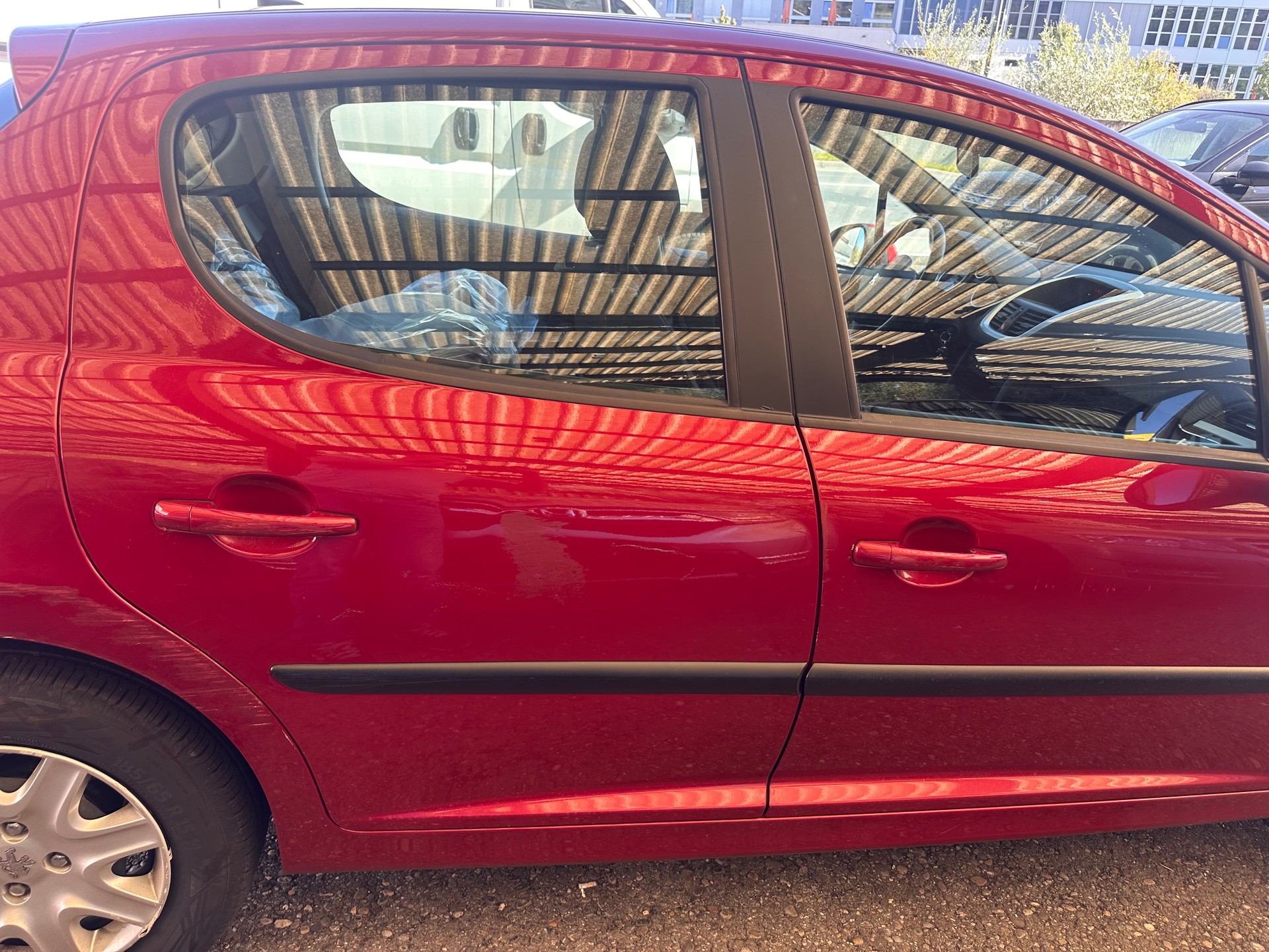 PEUGEOT 207 1.4 16V Trendy Clim-image-4