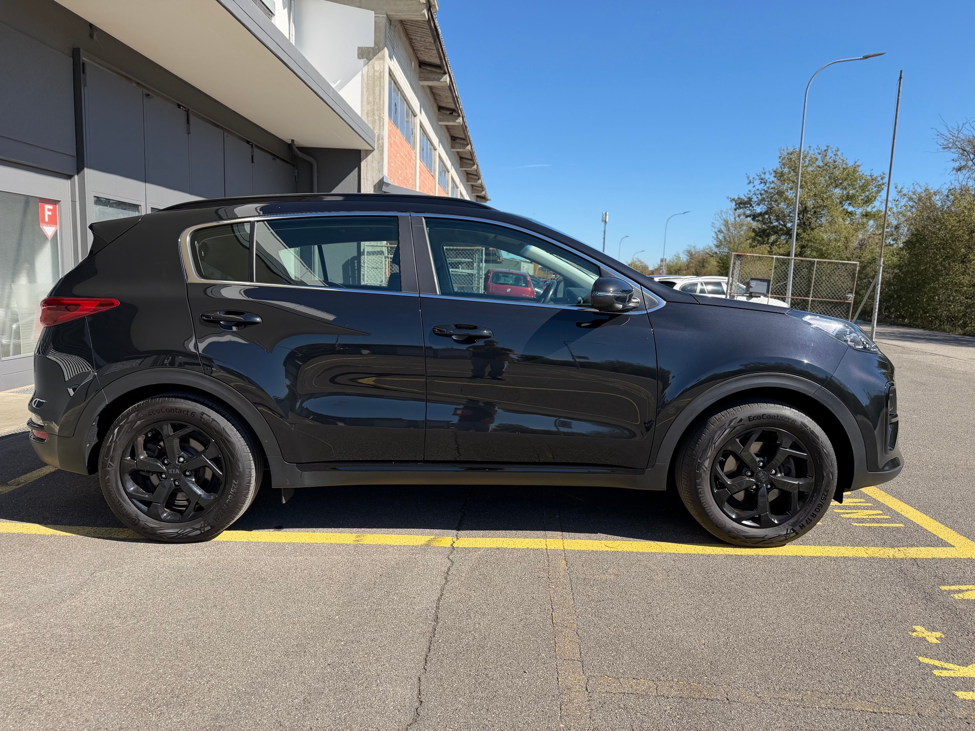 KIA Sportage 1.6 T-GDi Black Edition 4WD Automat-image-3