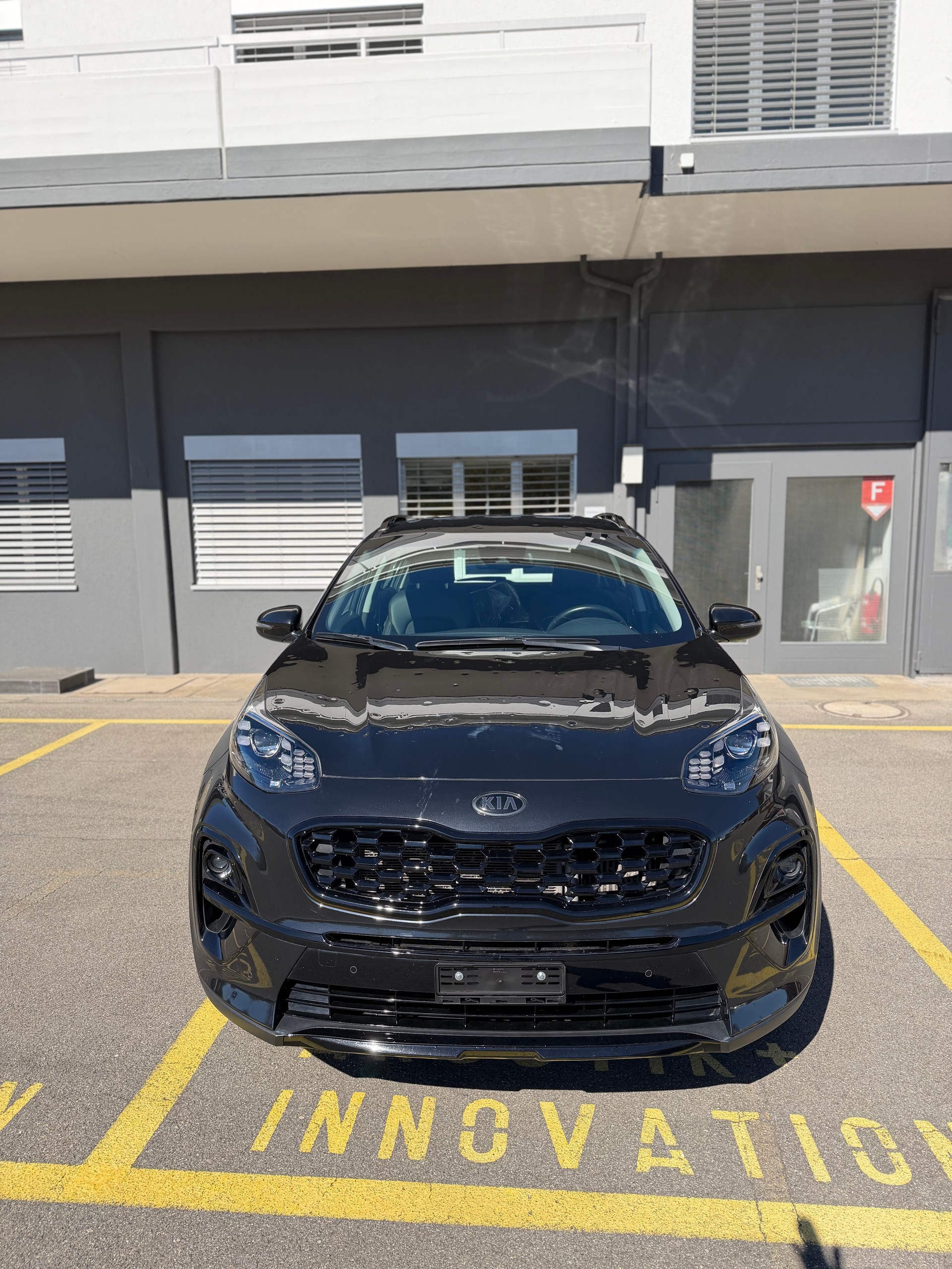 KIA Sportage 1.6 T-GDi Black Edition 4WD Automat-image-1