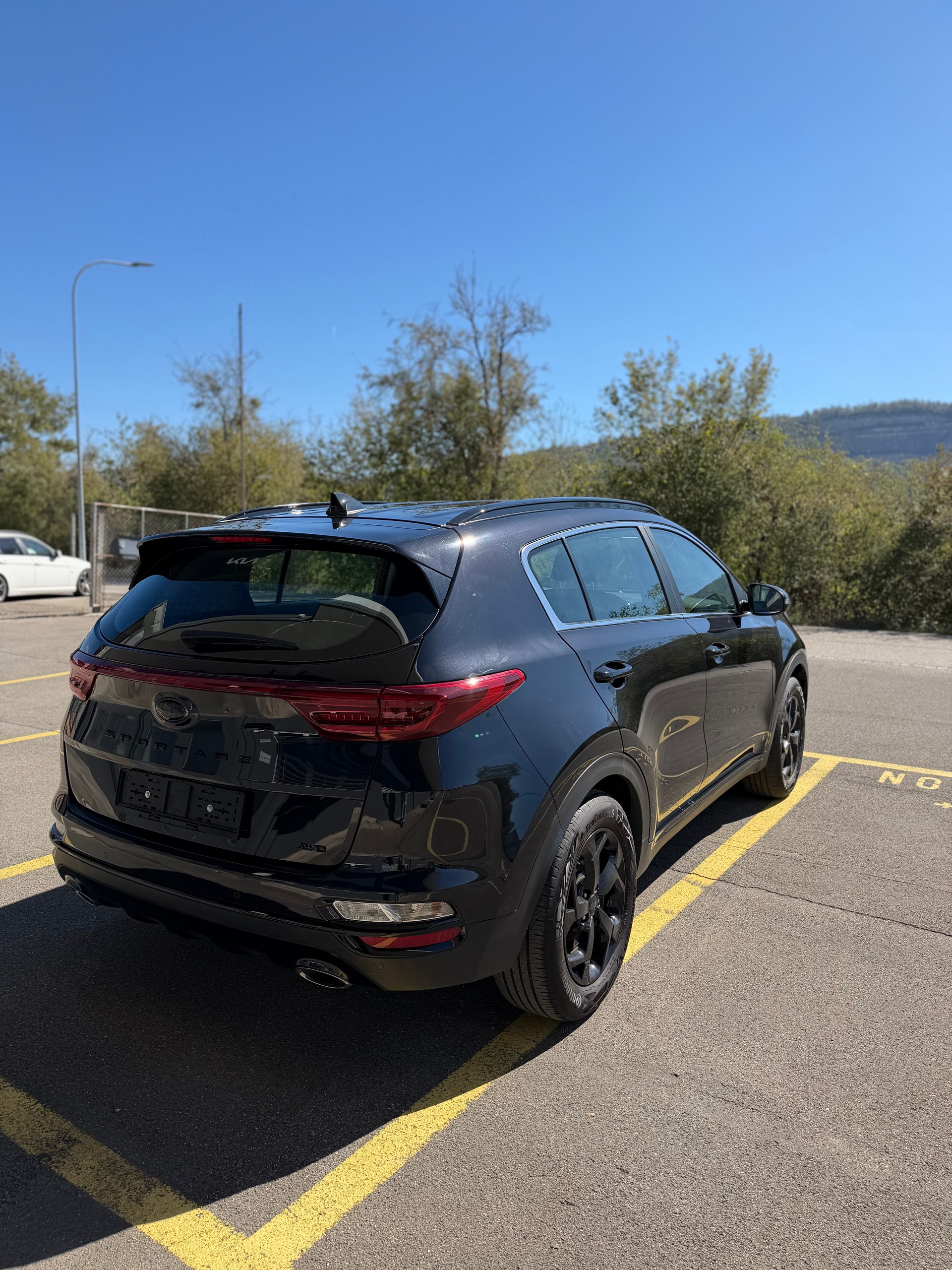 KIA Sportage 1.6 T-GDi Black Edition 4WD Automat-image-4