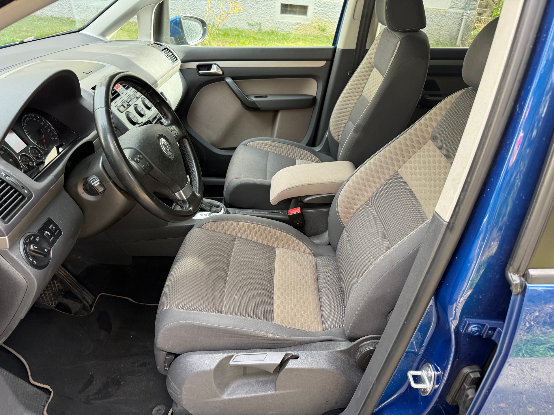VW CrossTouran 1.4 TSI DSG-image-9