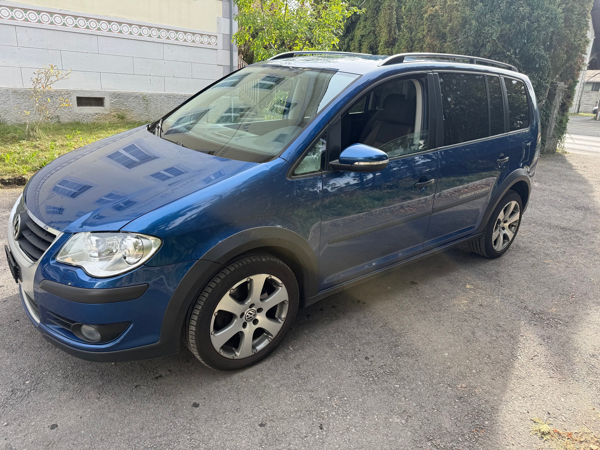 VW CrossTouran 1.4 TSI DSG-image-2