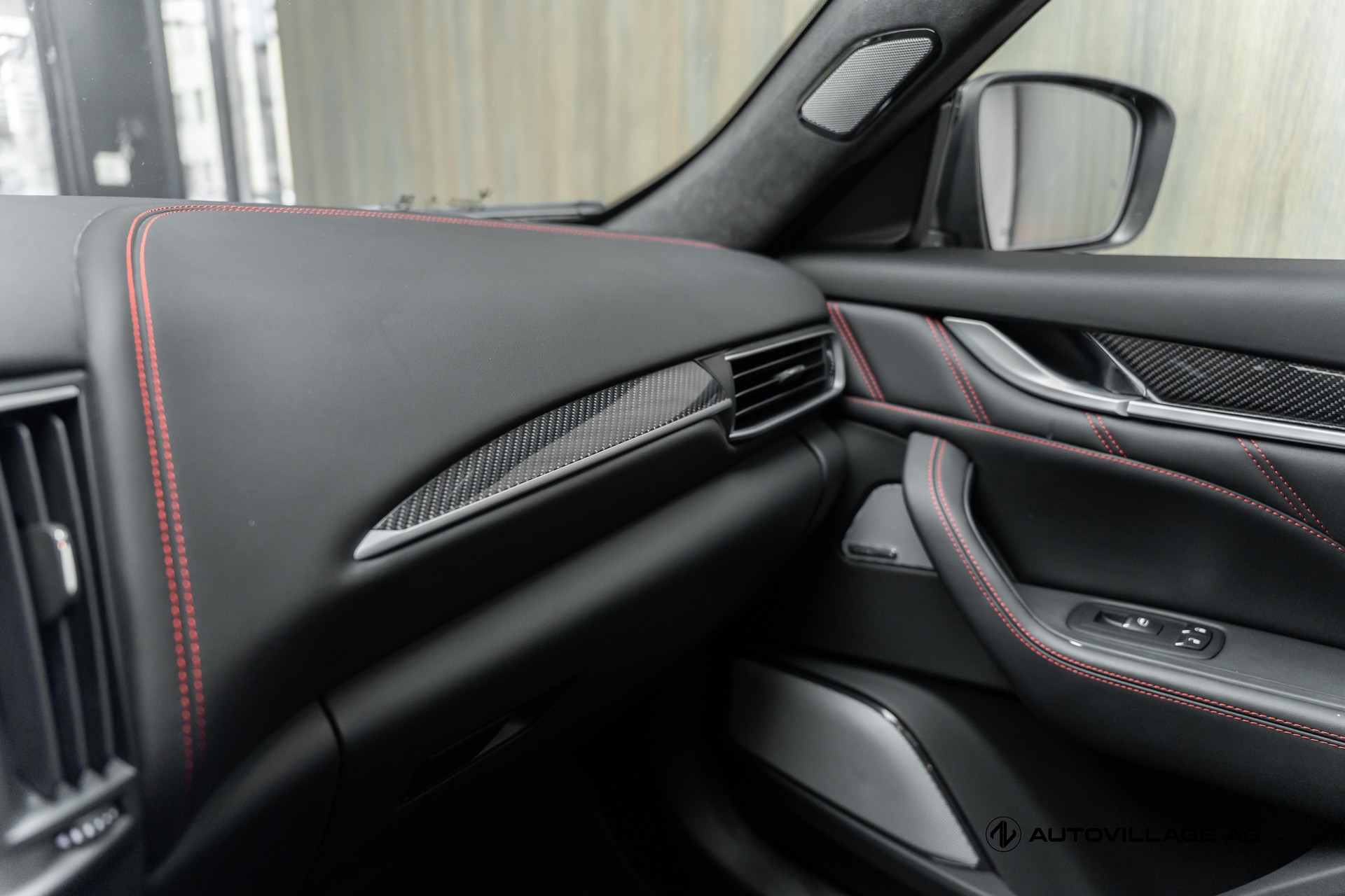 MASERATI Levante 3.8 V8 Trofeo Q4 Automatica-image-17