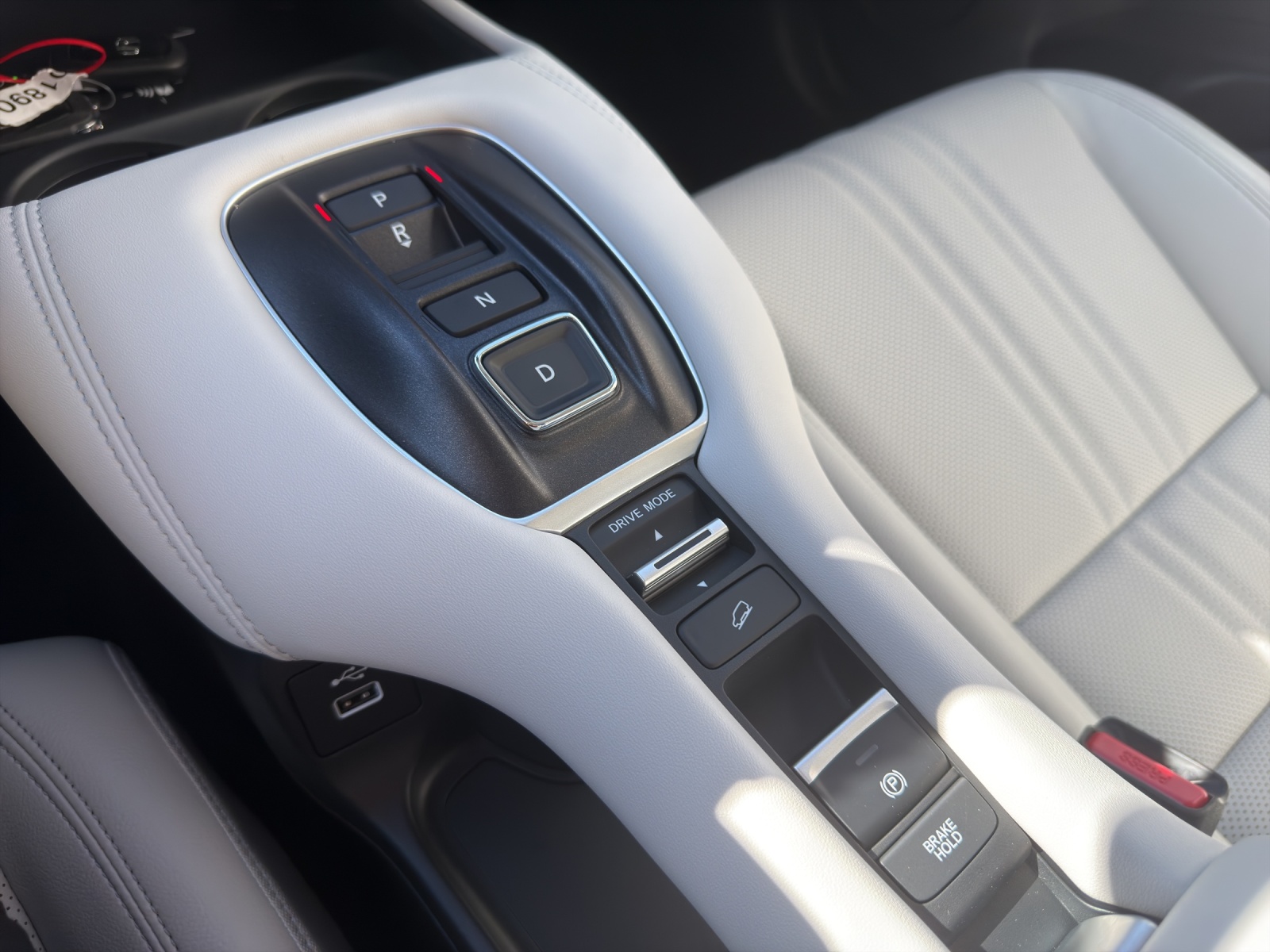 HONDA ZR-V 2.0i MMD Hybrid Advance Automatic-image-9