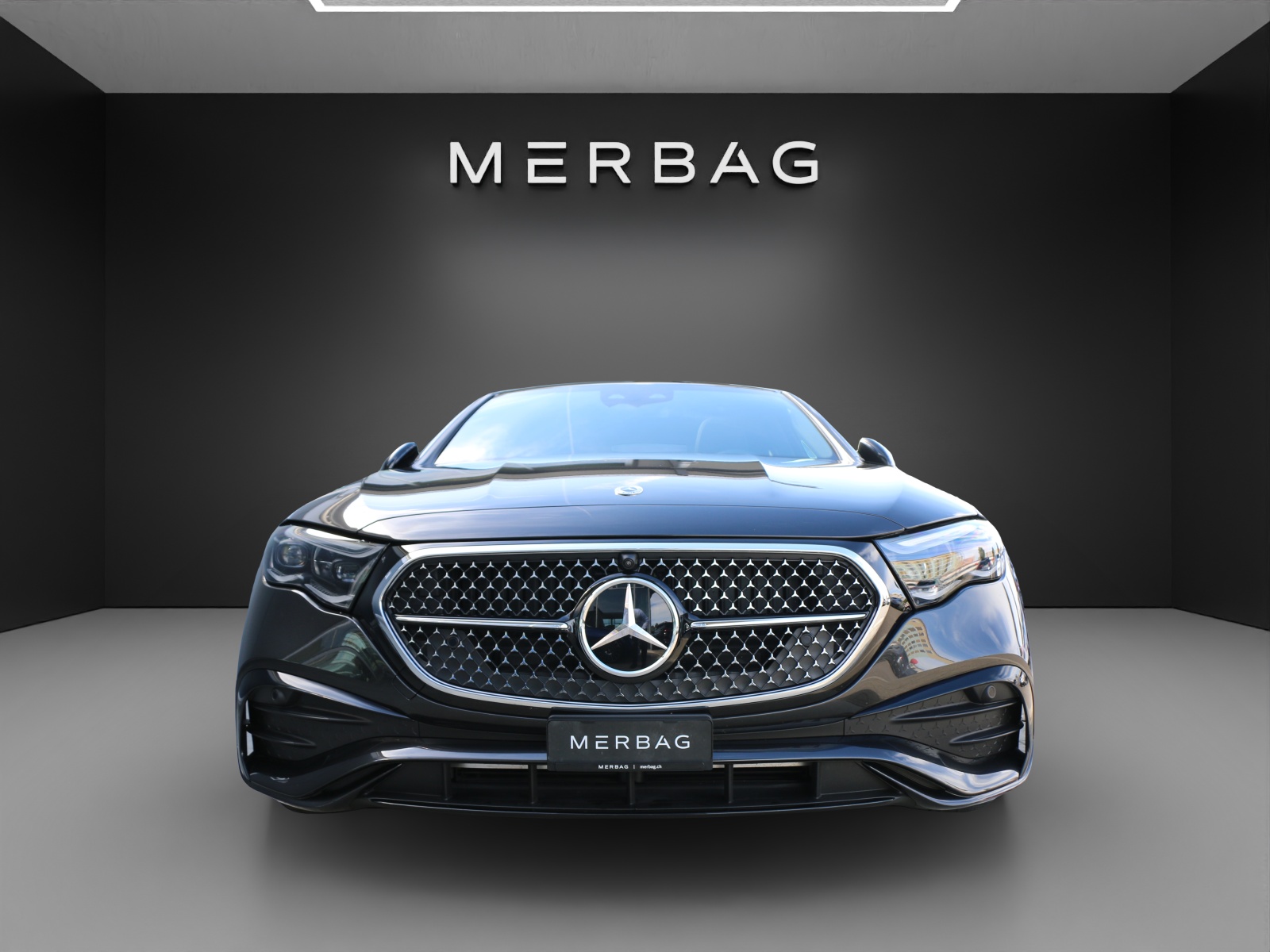 MERCEDES-BENZ E 220 d 4Matic AMG Line-image-21