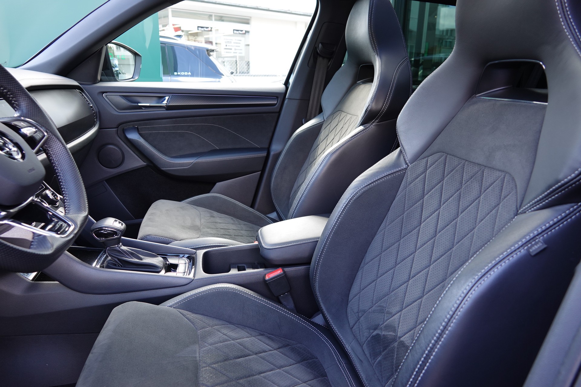 SKODA Kodiaq 2.0 TSI Sportline DSG-image-10