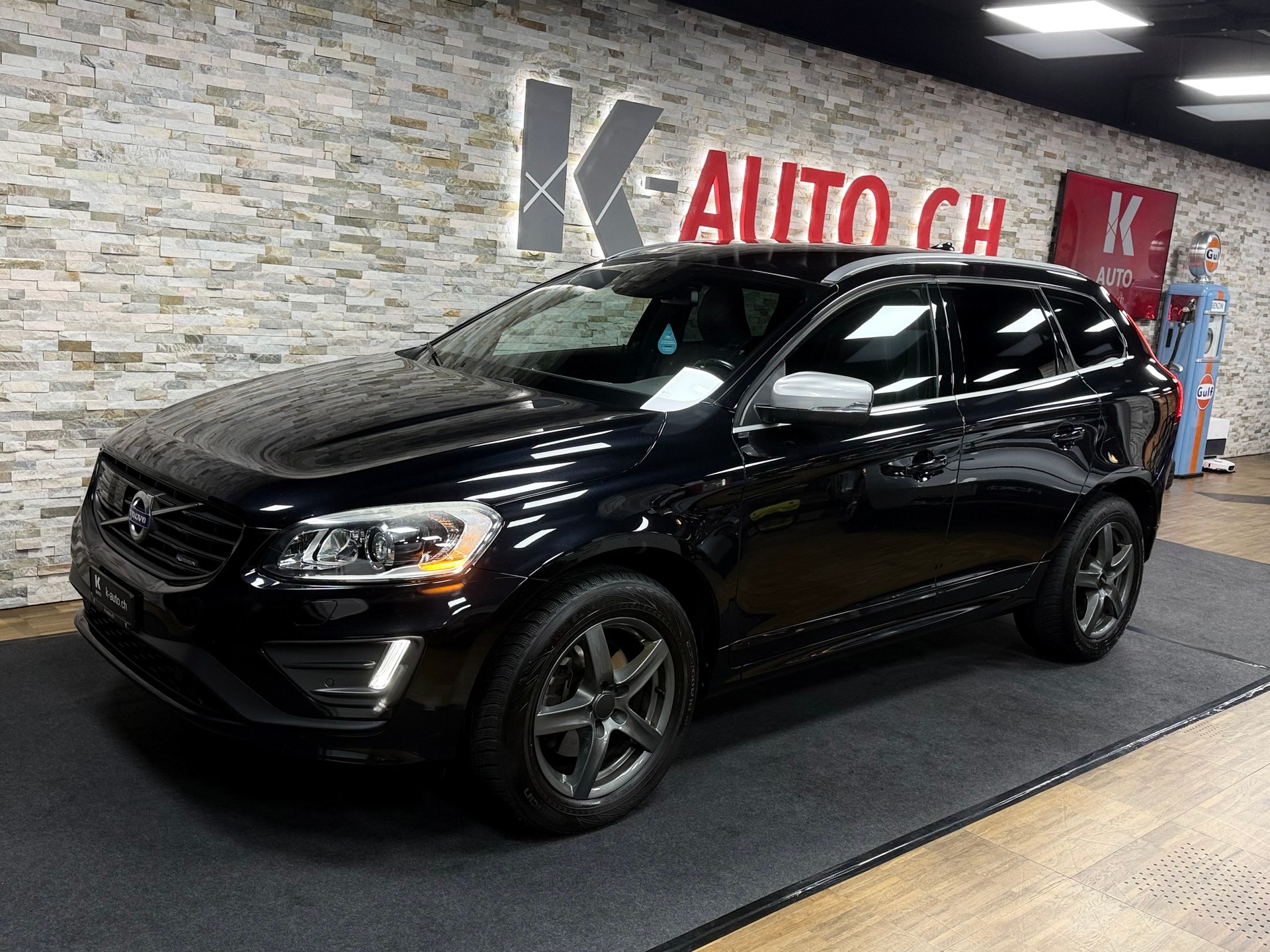 VOLVO XC60 D5 AWD Summum R-Design Geartronic-image-1
