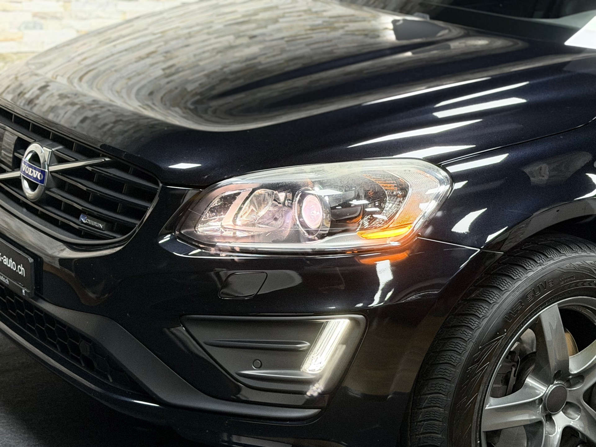 VOLVO XC60 D5 AWD Summum R-Design Geartronic-image-7